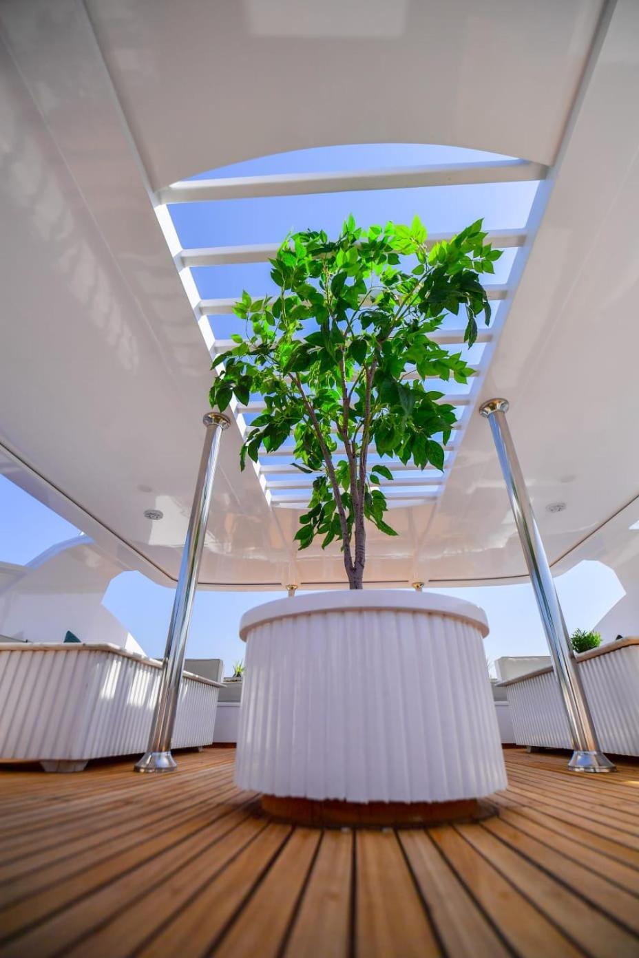 Deluxe yacht samara