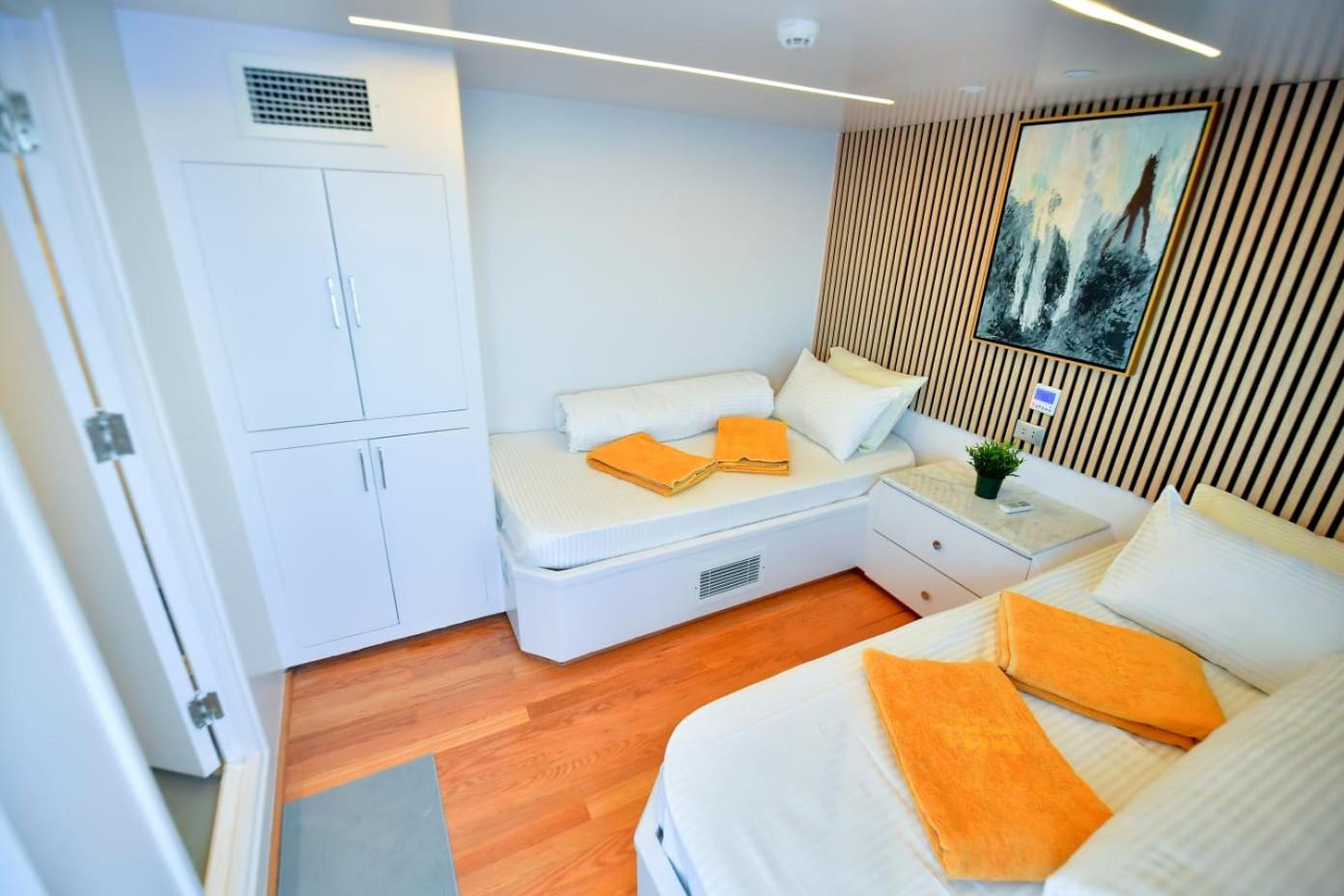 Deluxe yacht samara