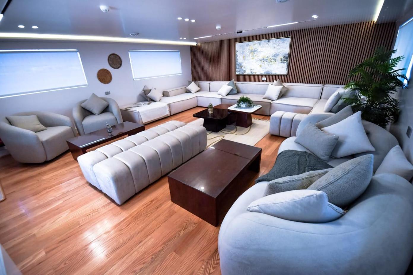 Deluxe yacht samara
