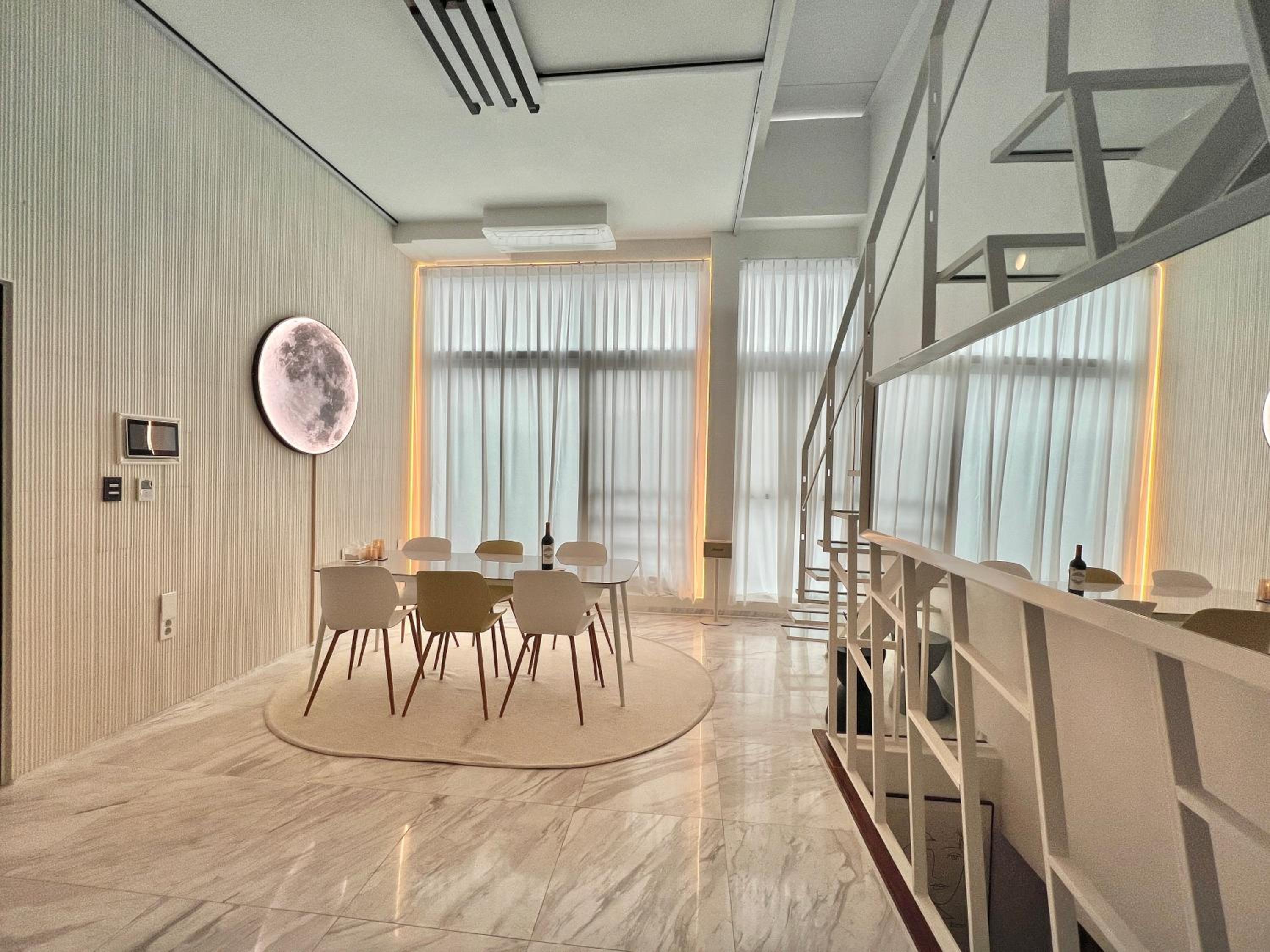 meeting & event spaces