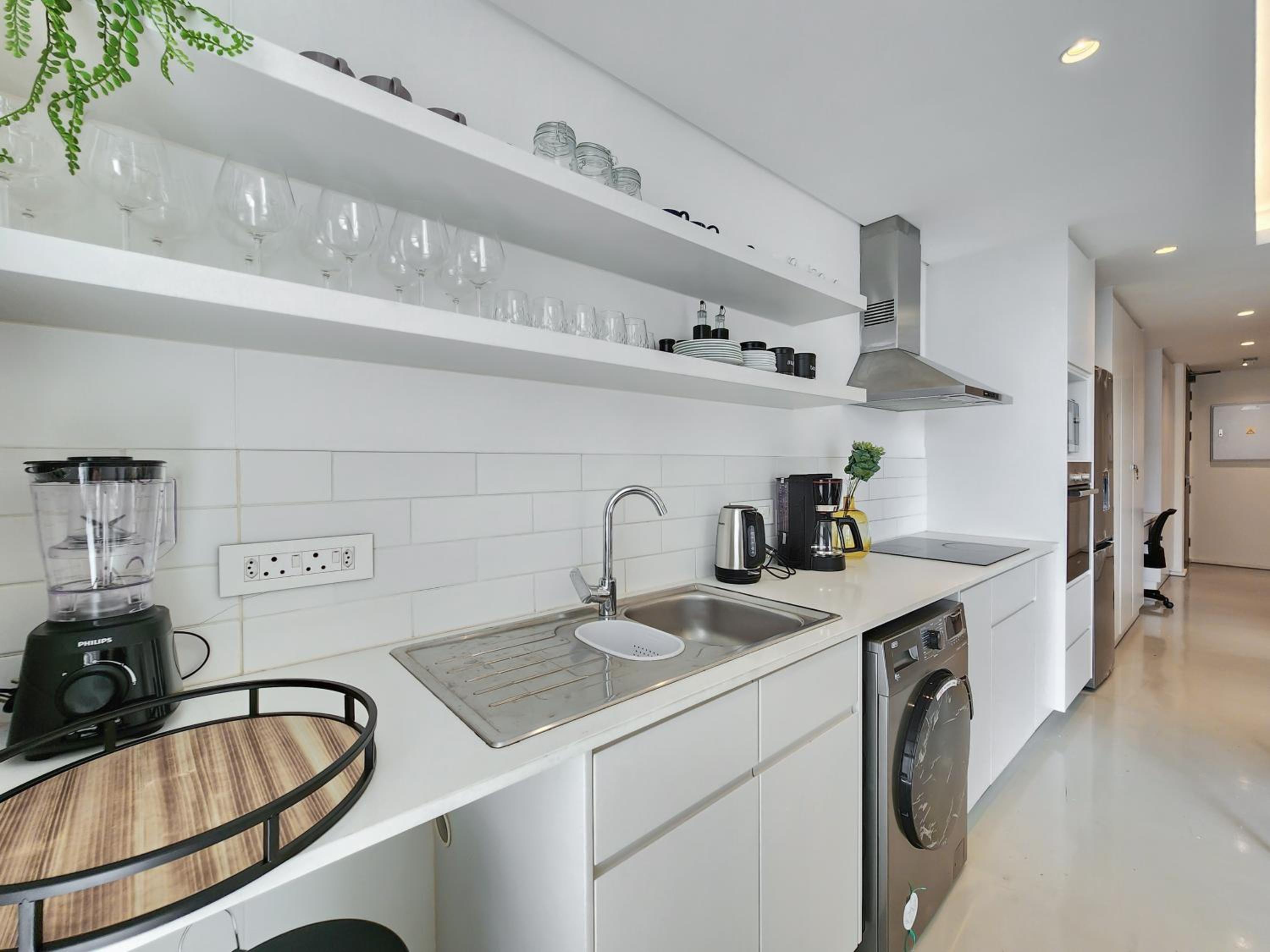 Elegant minimalist apartment in vibrant Woodstock