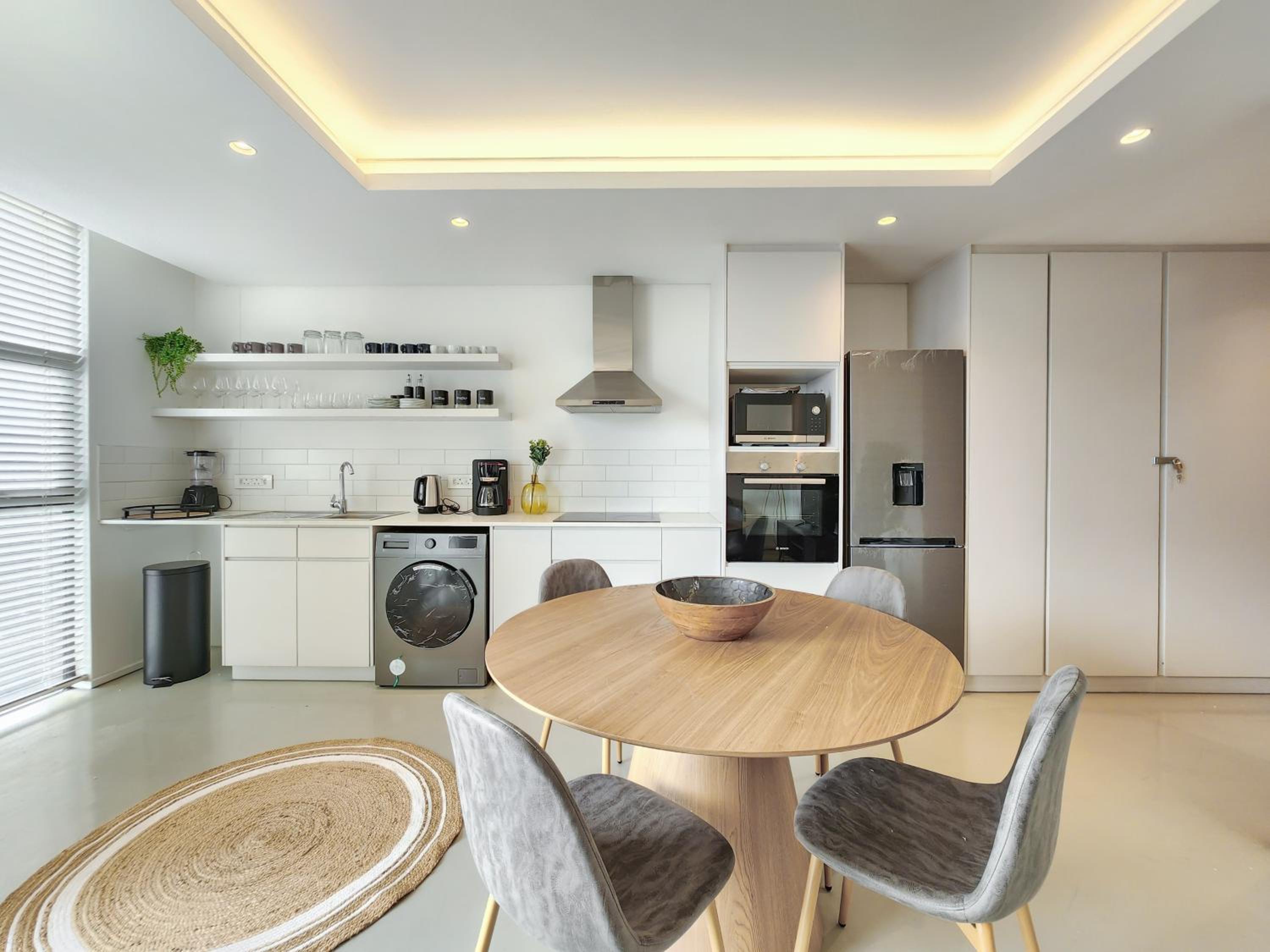 Elegant minimalist apartment in vibrant Woodstock