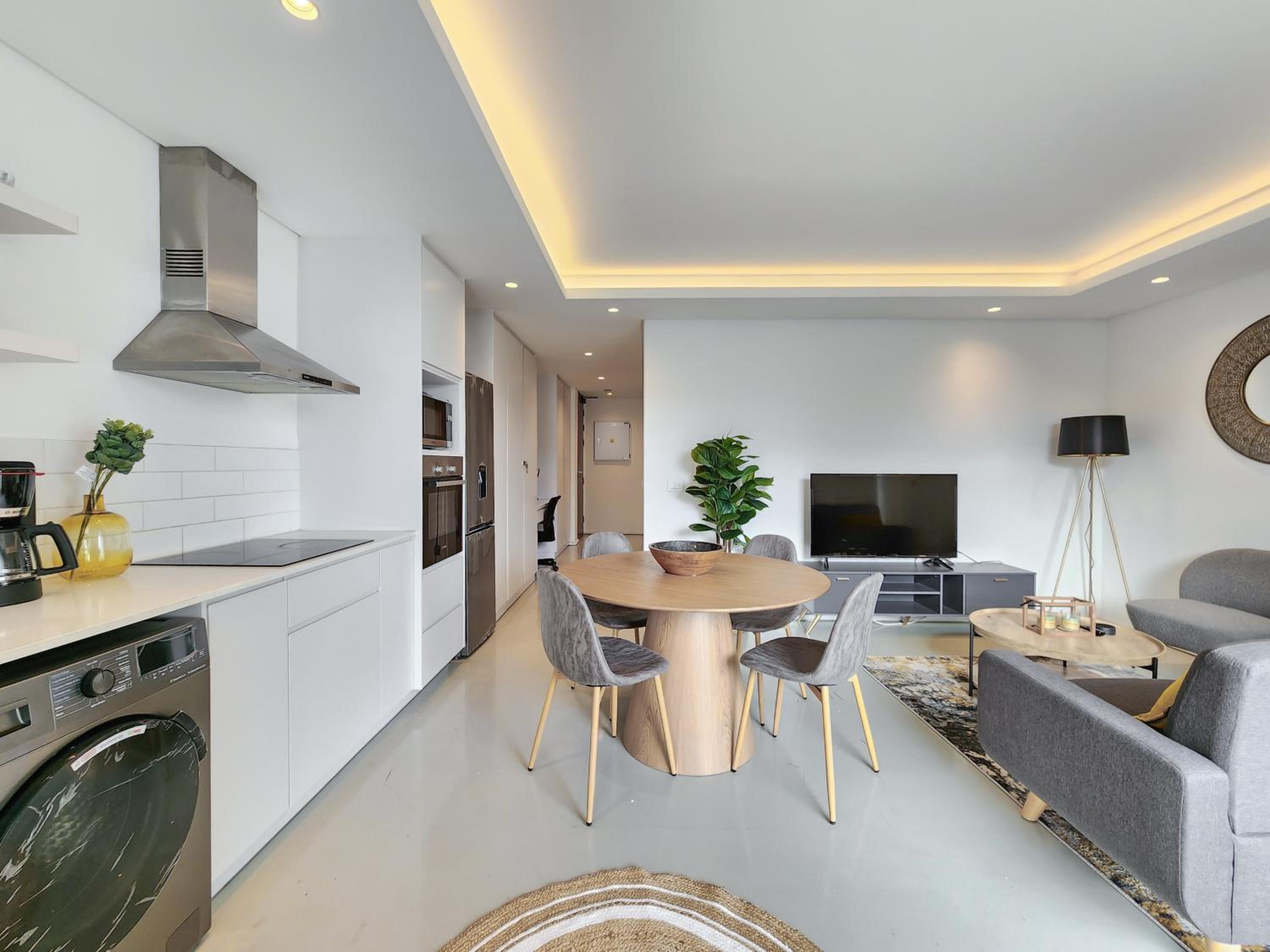 Elegant minimalist apartment in vibrant Woodstock