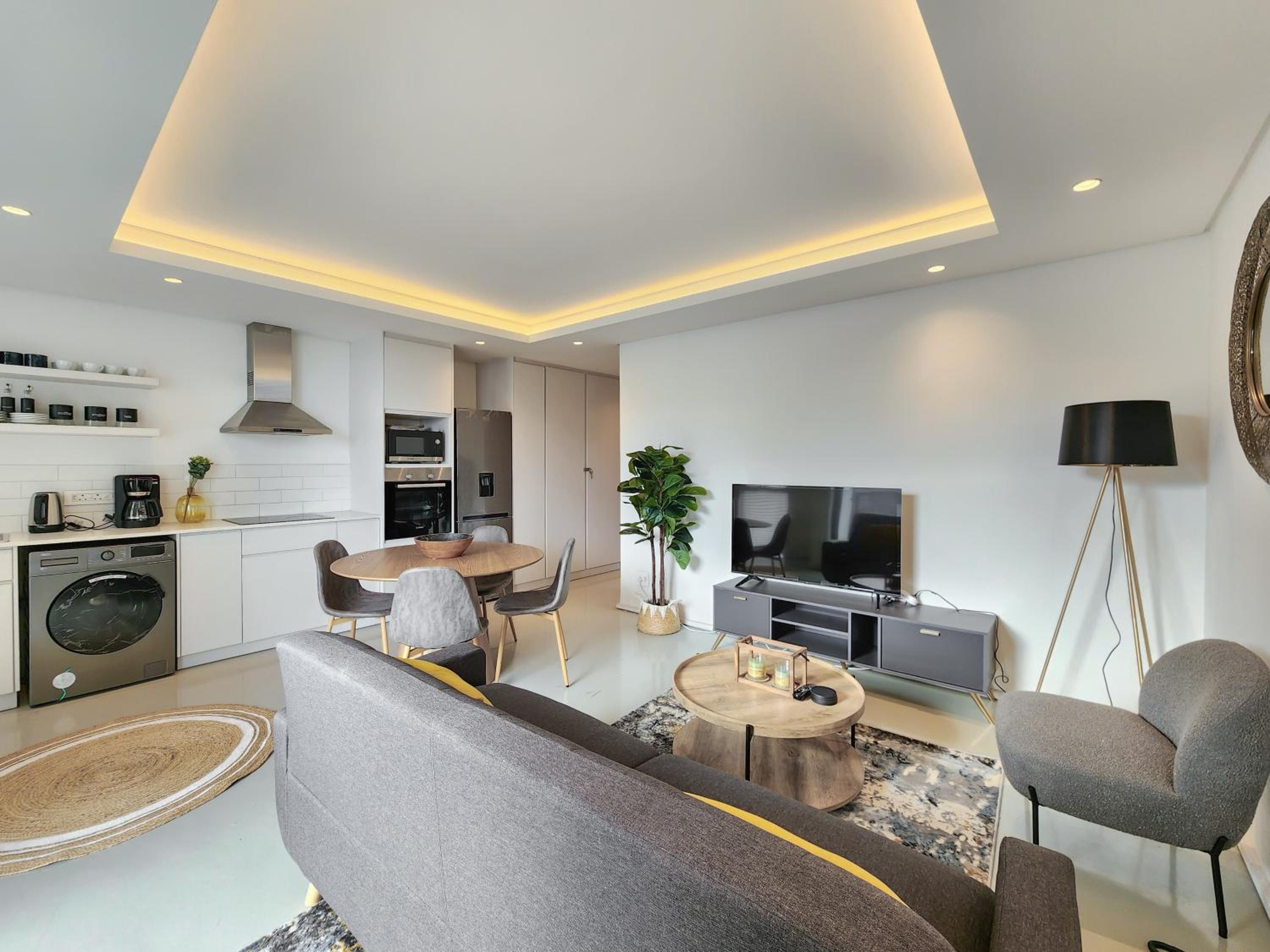 Elegant minimalist apartment in vibrant Woodstock