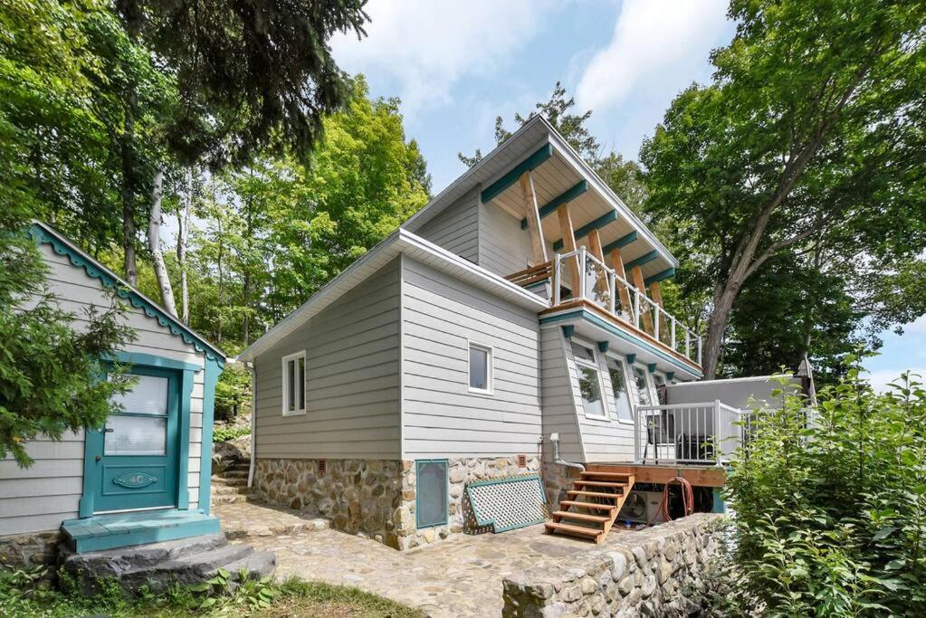 Cottage with water view and hot tub - Le pin blanc