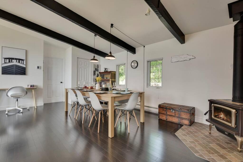 Cottage with water view and hot tub - Le pin blanc