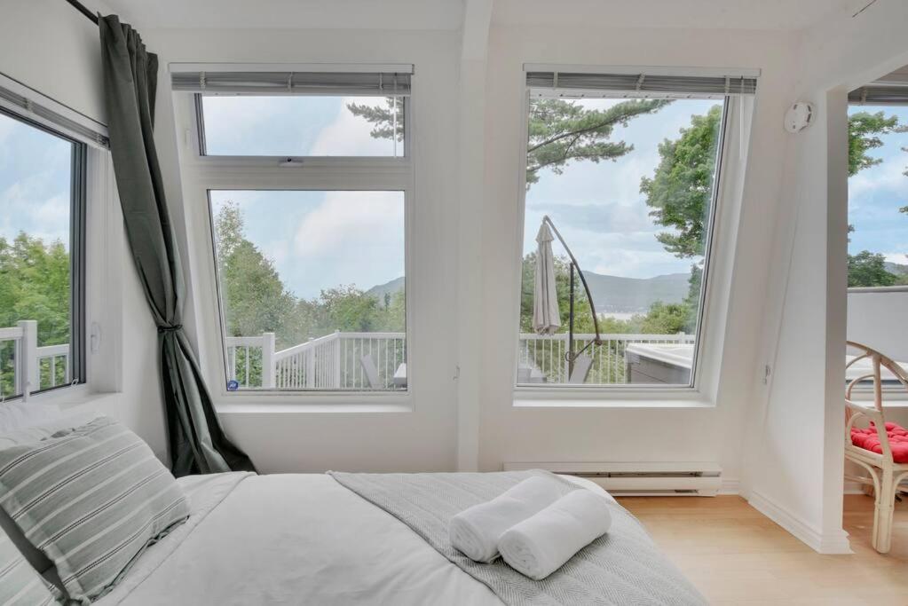 Cottage with water view and hot tub - Le pin blanc