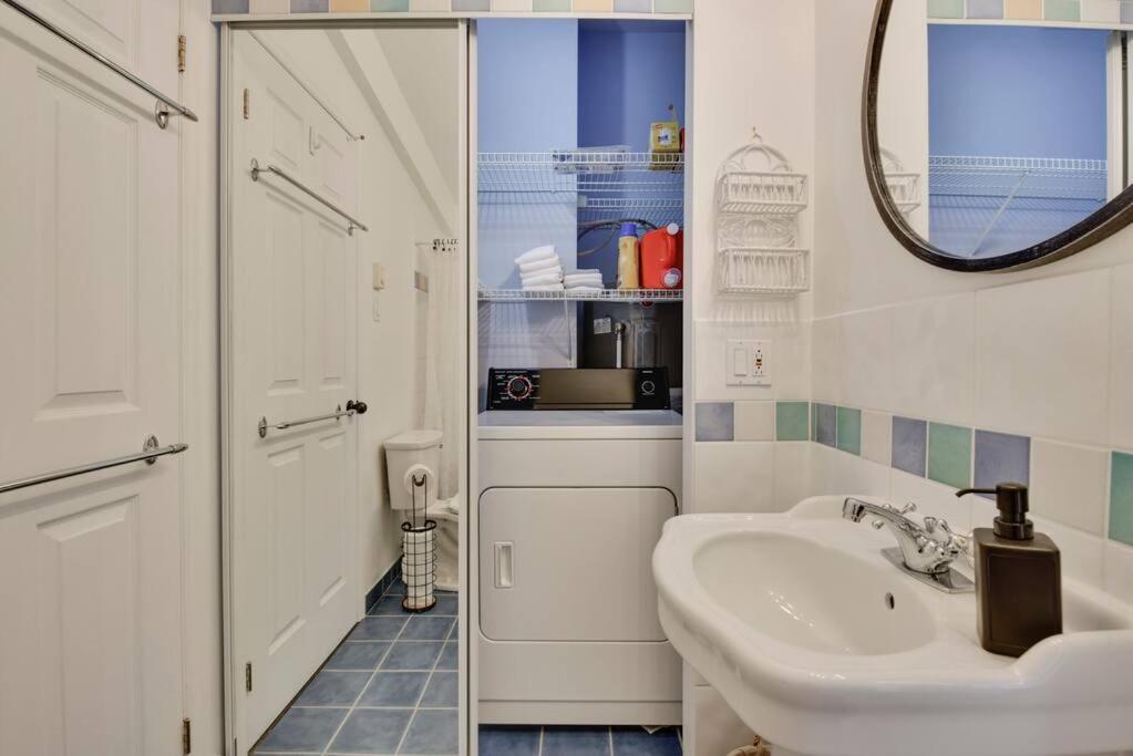 Cottage with water view and hot tub - Le pin blanc