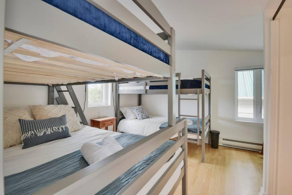 Cottage with water view and hot tub - Le pin blanc