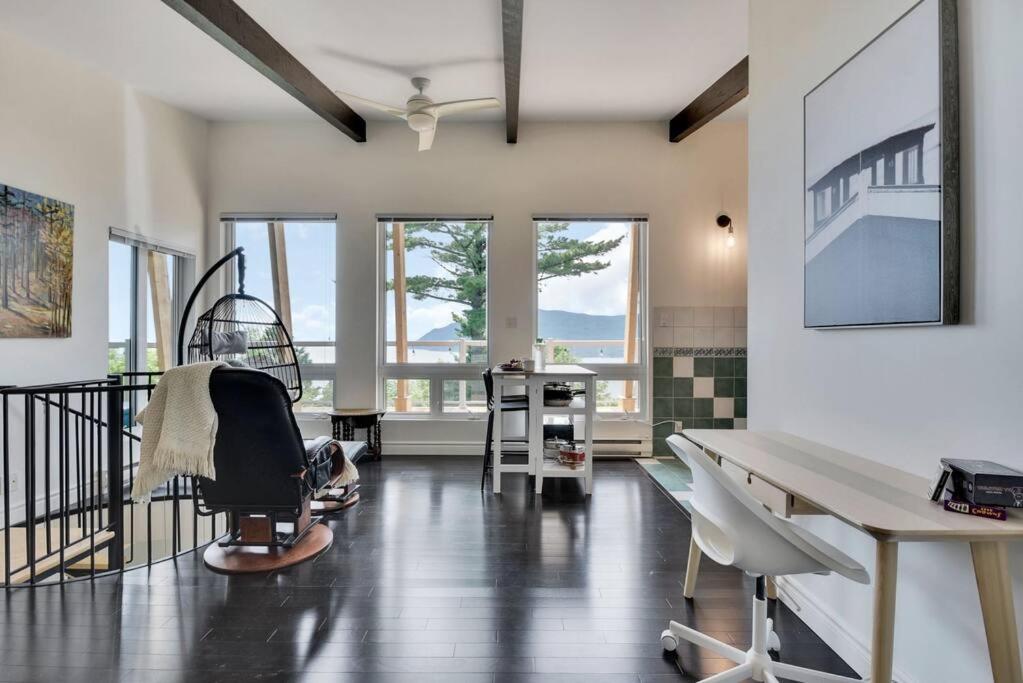 Cottage with water view and hot tub - Le pin blanc
