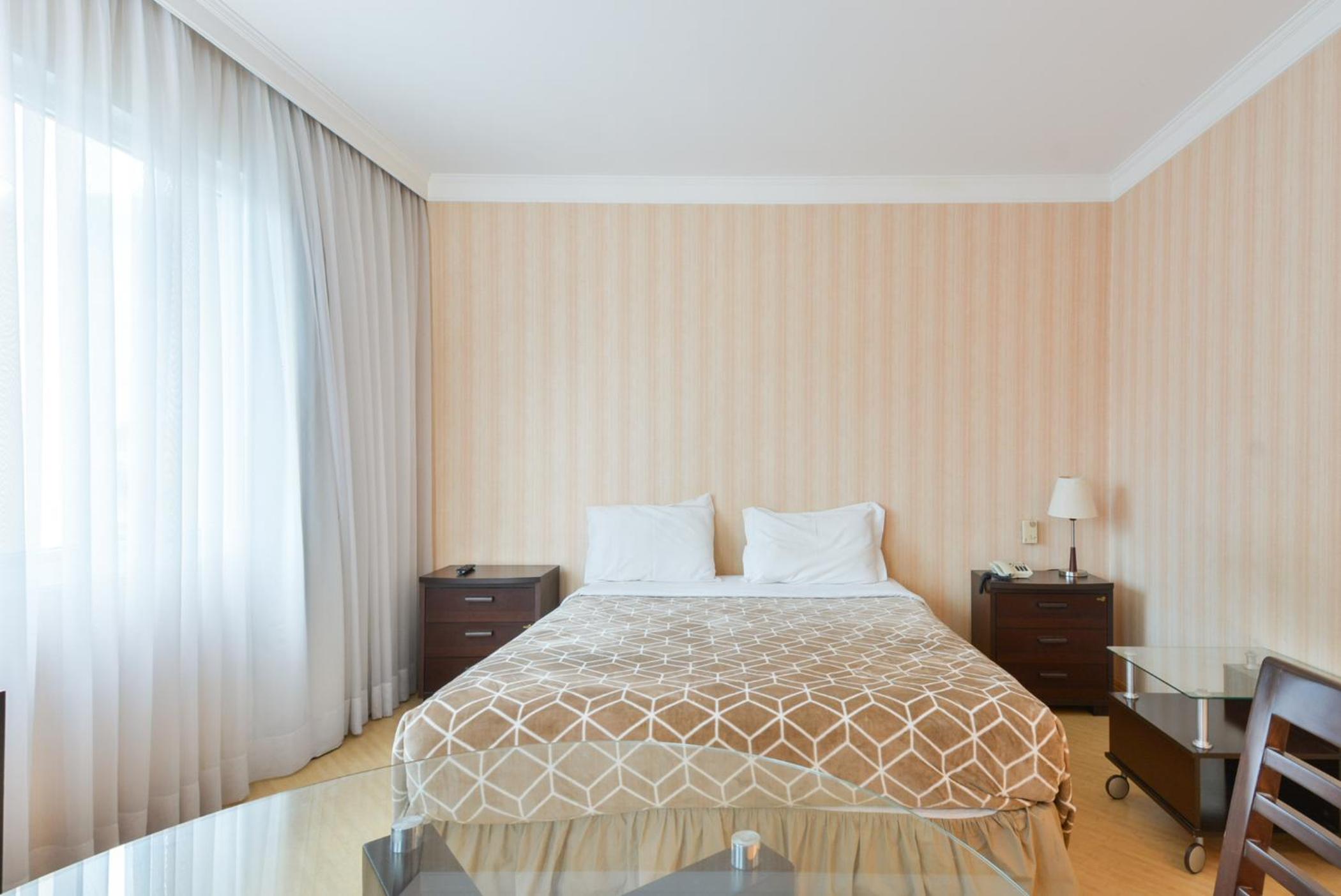 Phoenix suite - Berrini flat