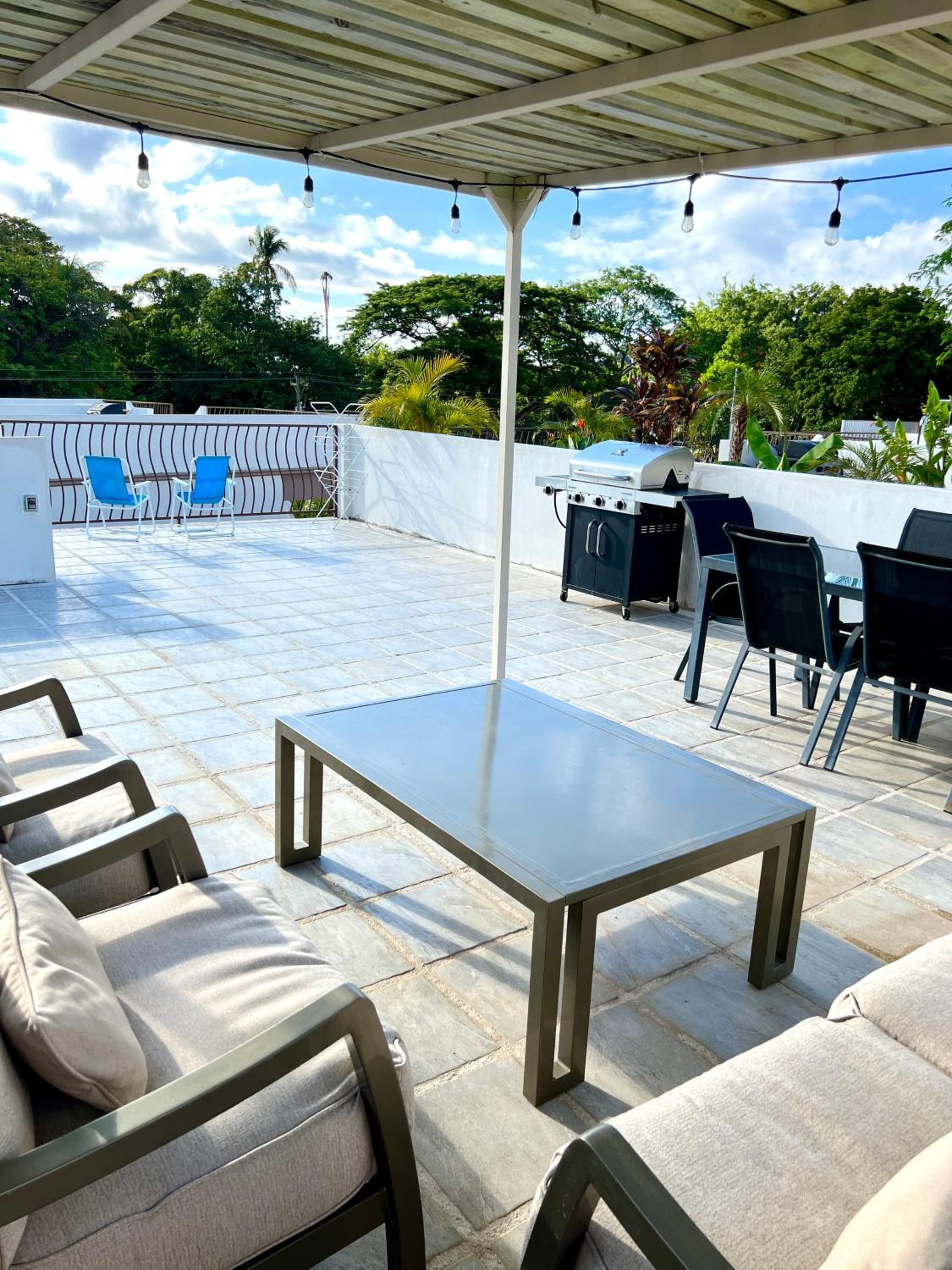 The Nest 2 bedroom1 bath Condo Rooftop patio