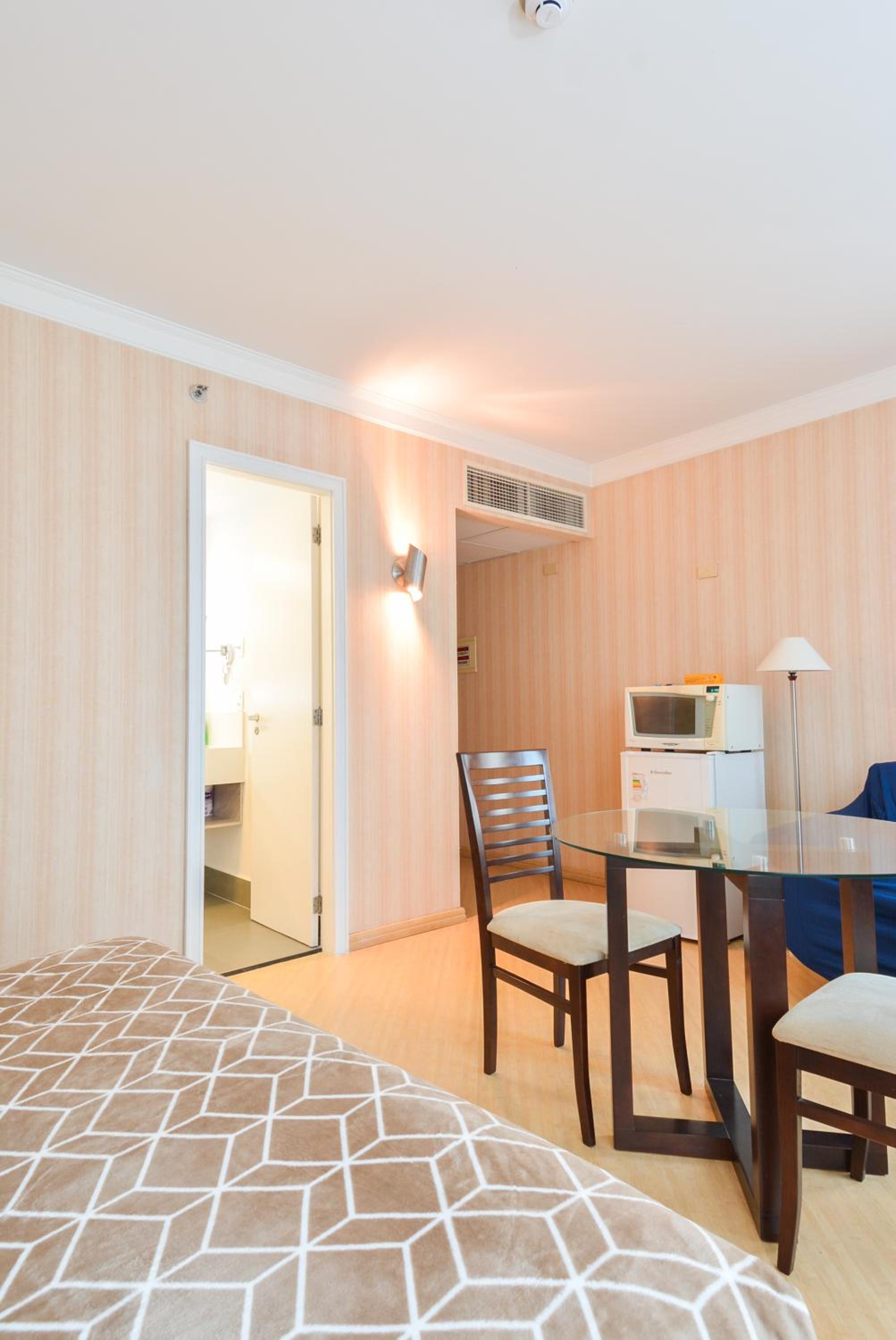 Phoenix suite - Berrini flat