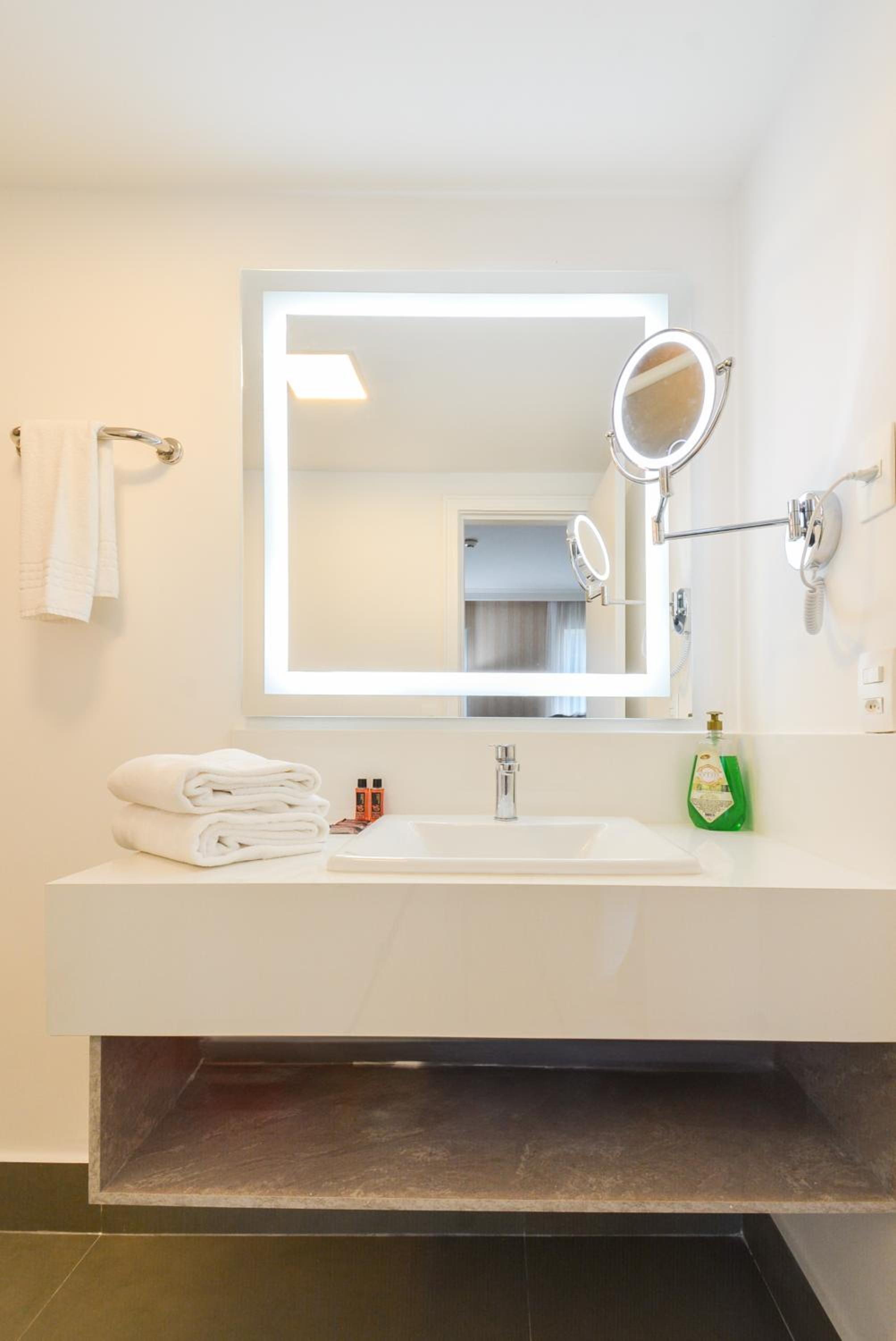 Phoenix suite - Berrini flat