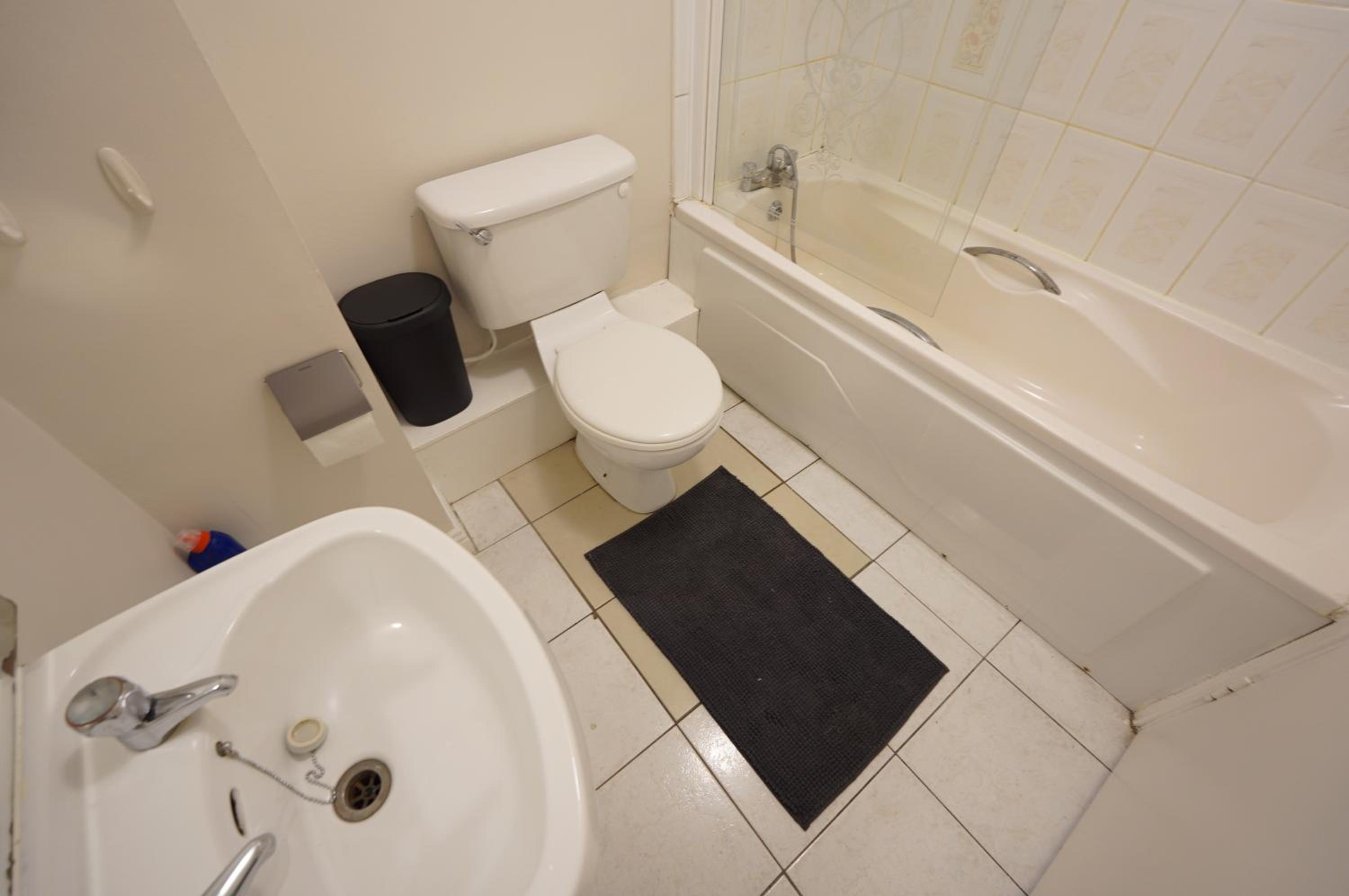 City center apt free parking