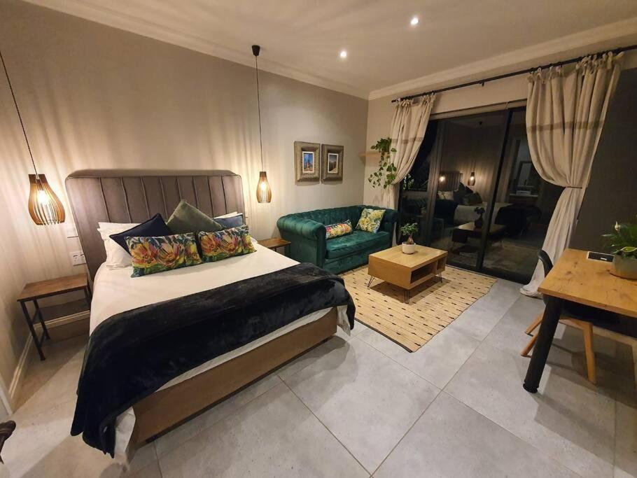 Silver Views Guest Suite - No loadshedding! view 2