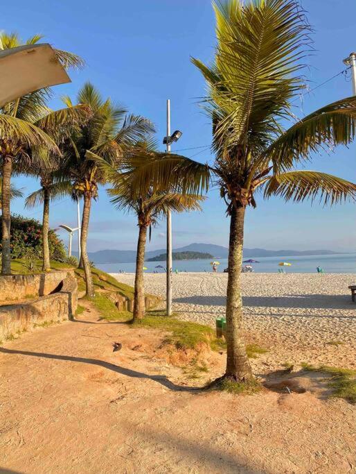 Canas303 - Apartamento próximo a praia na avenida principal