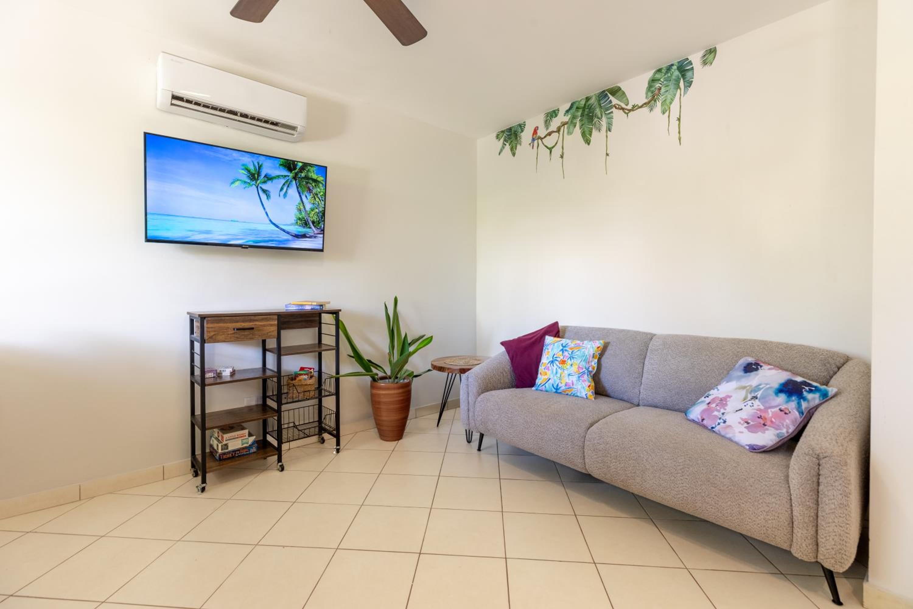 Two Palms Ground Floor Unit Across from Beach