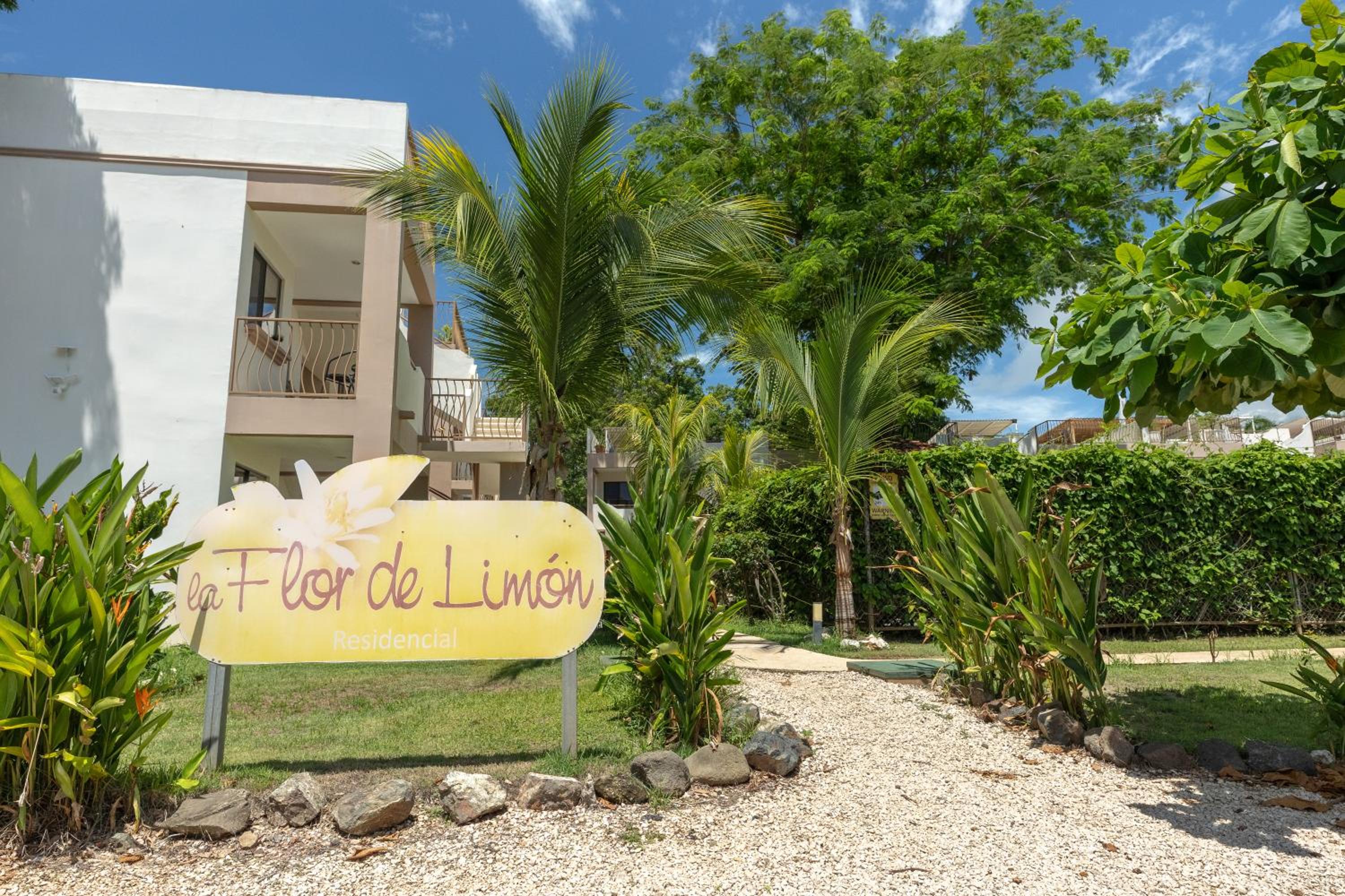 Two Palms Ground Floor Unit Across from Beach