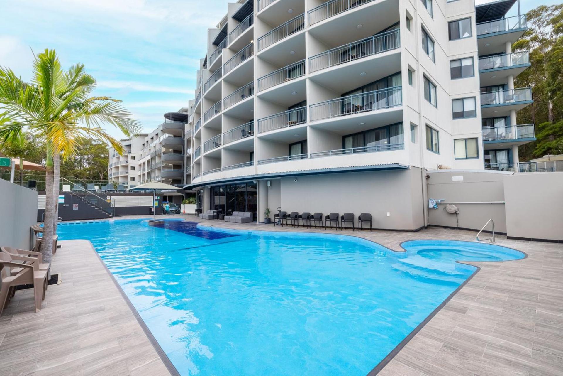 The Landmark unit 405 Resort style, spectacular water views, lift, linen, pool, games room, port-a-cot and highchair.