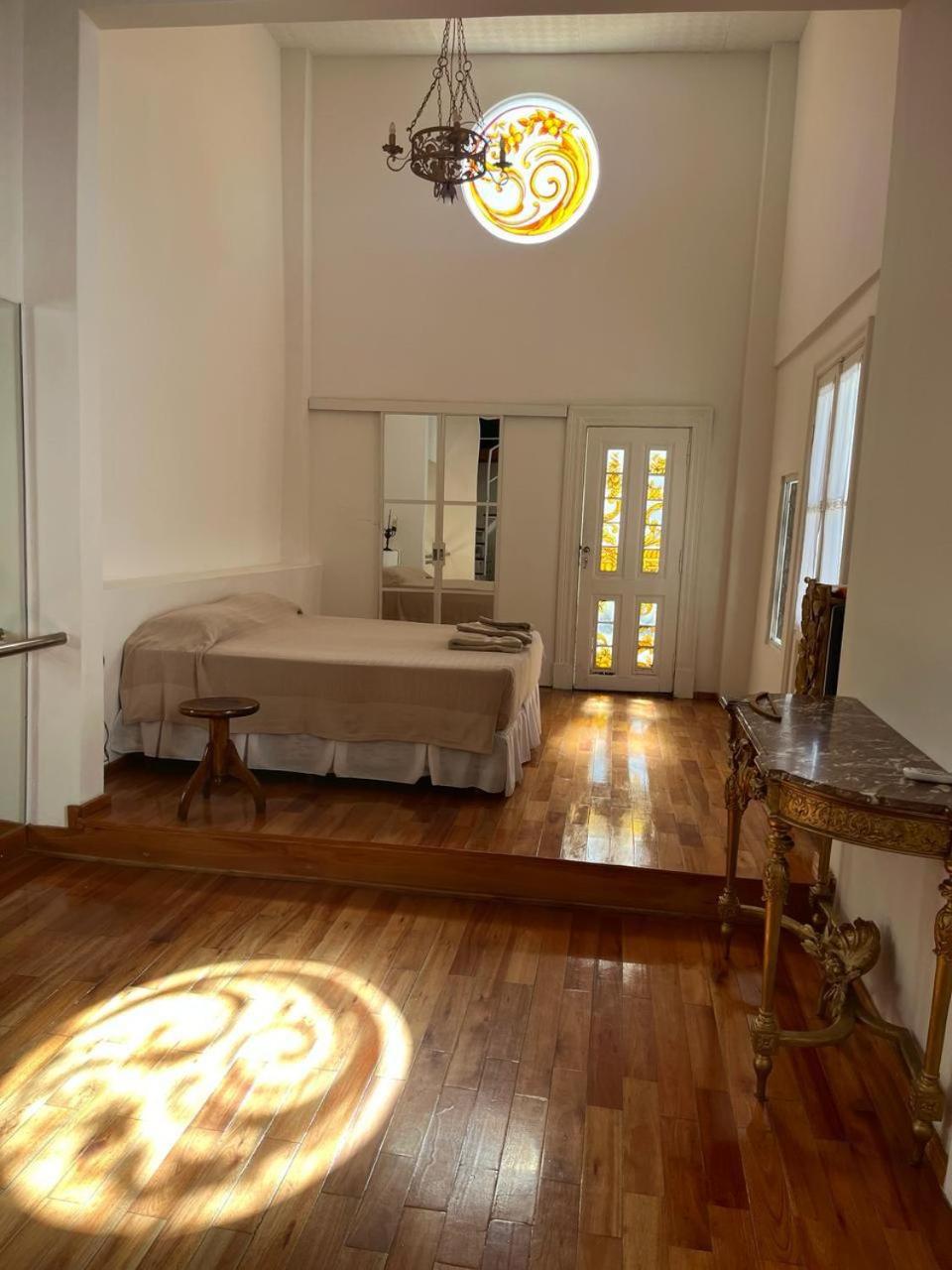 Enchanting townhouse loft in heart of San Telmo