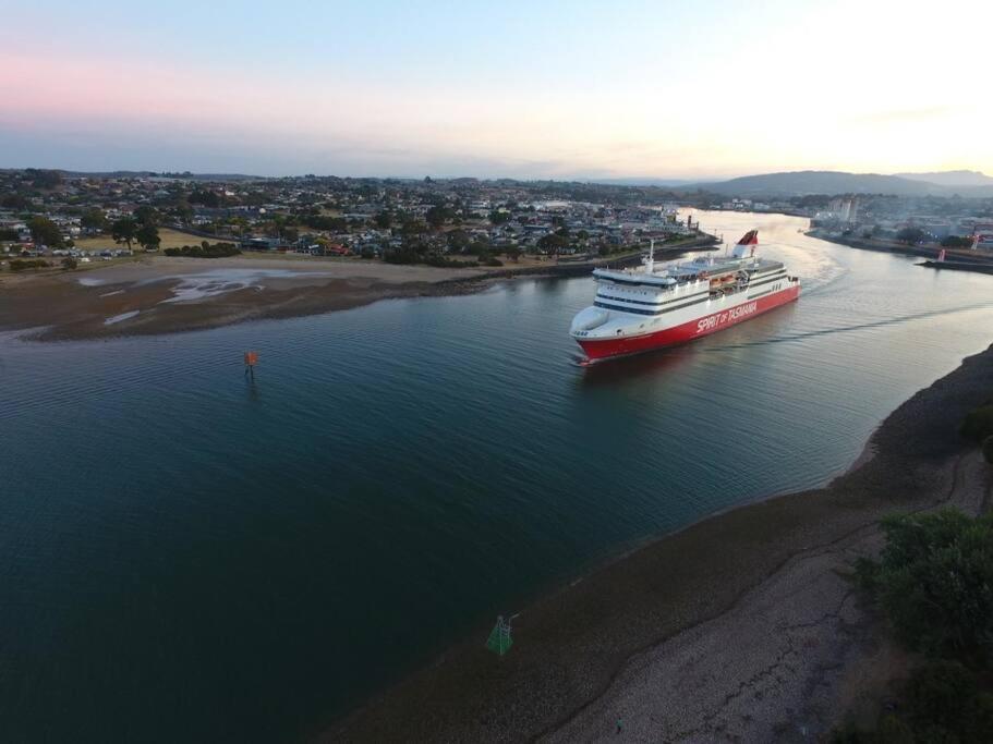 Home and Away at Coles Beach
