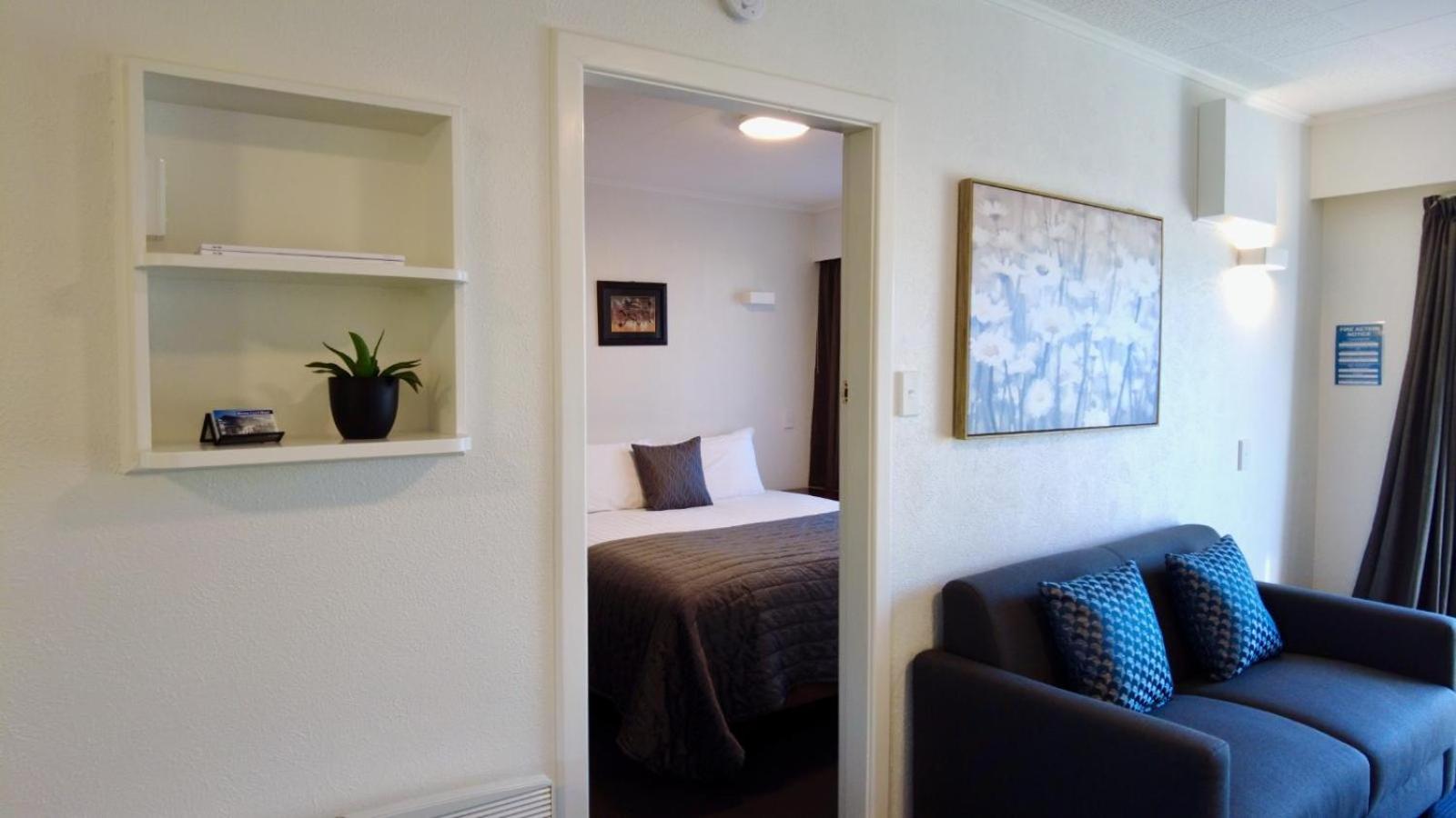 554 Moana Court Motel