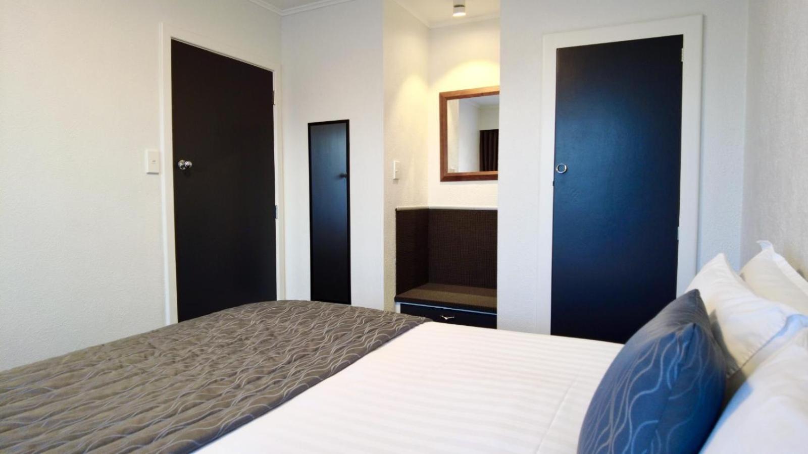 554 Moana Court Motel