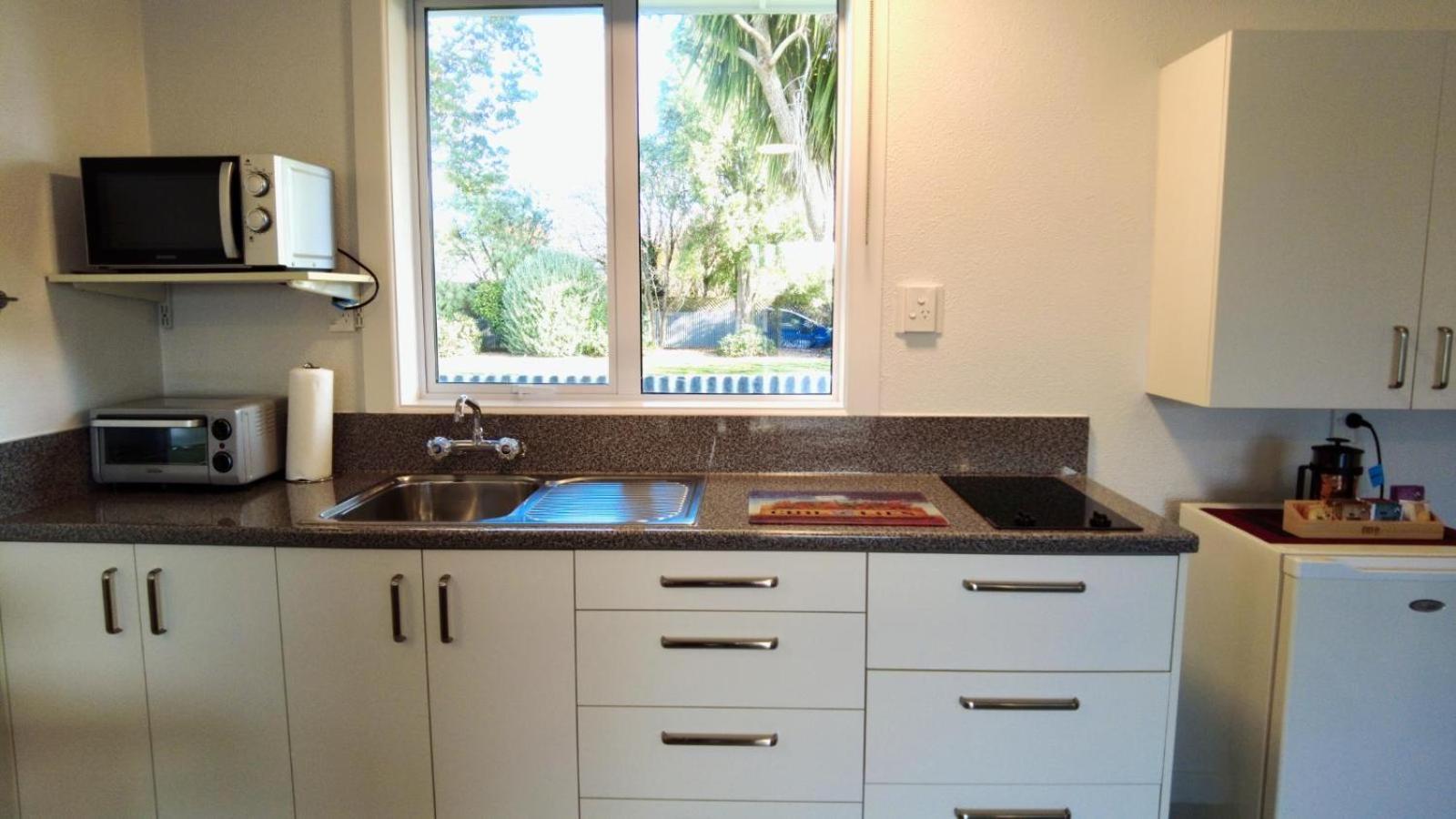 554 Moana Court Motel