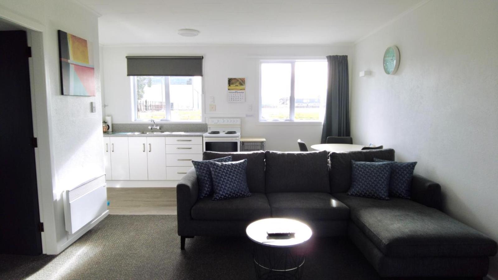554 Moana Court Motel