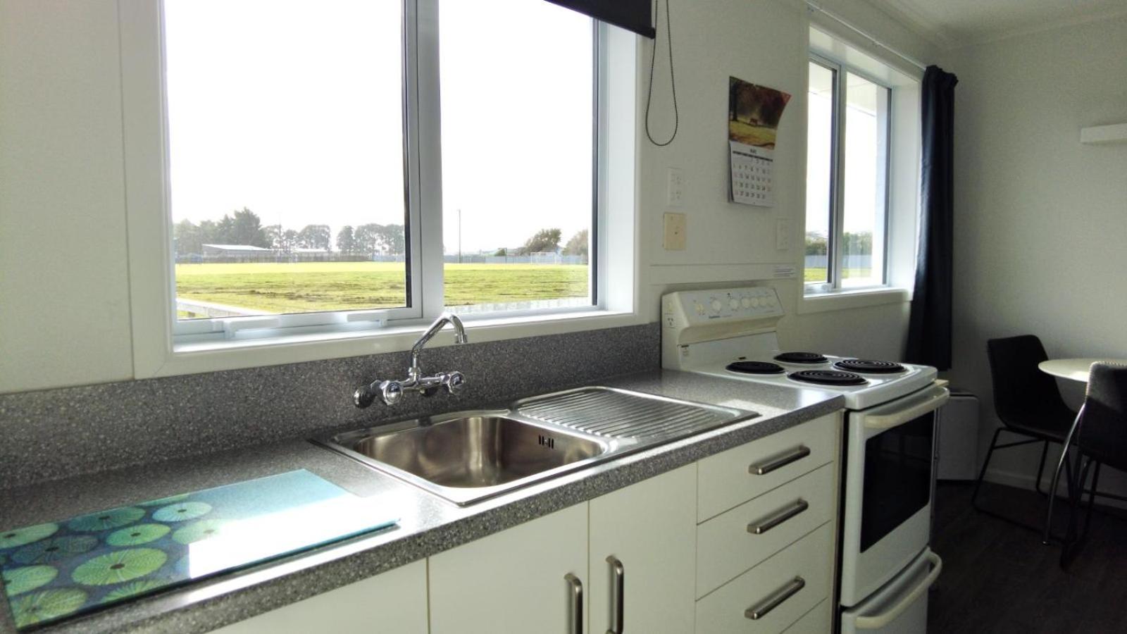 554 Moana Court Motel