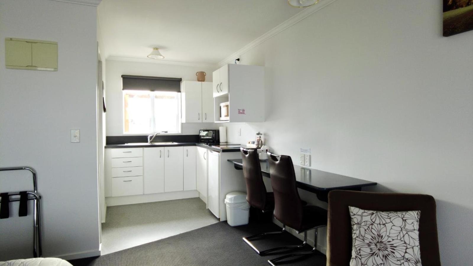 554 Moana Court Motel