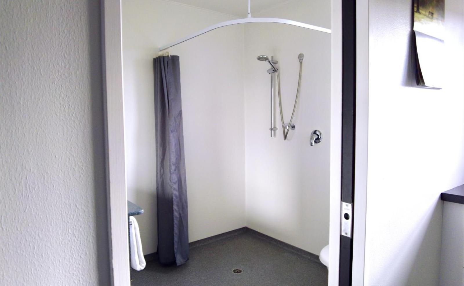 554 Moana Court Motel