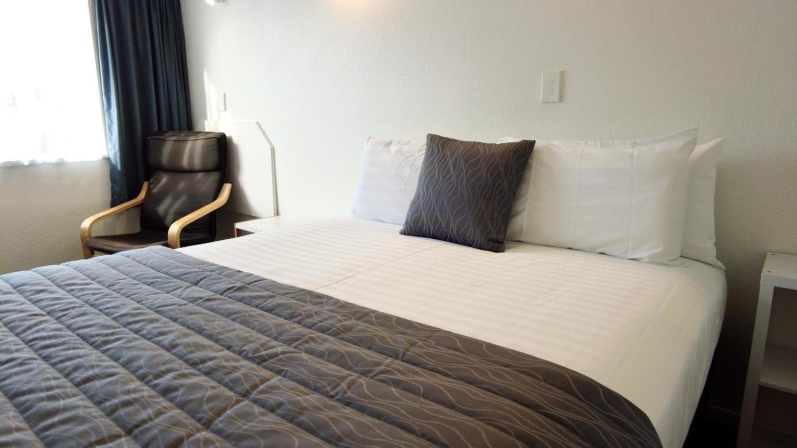 554 Moana Court Motel