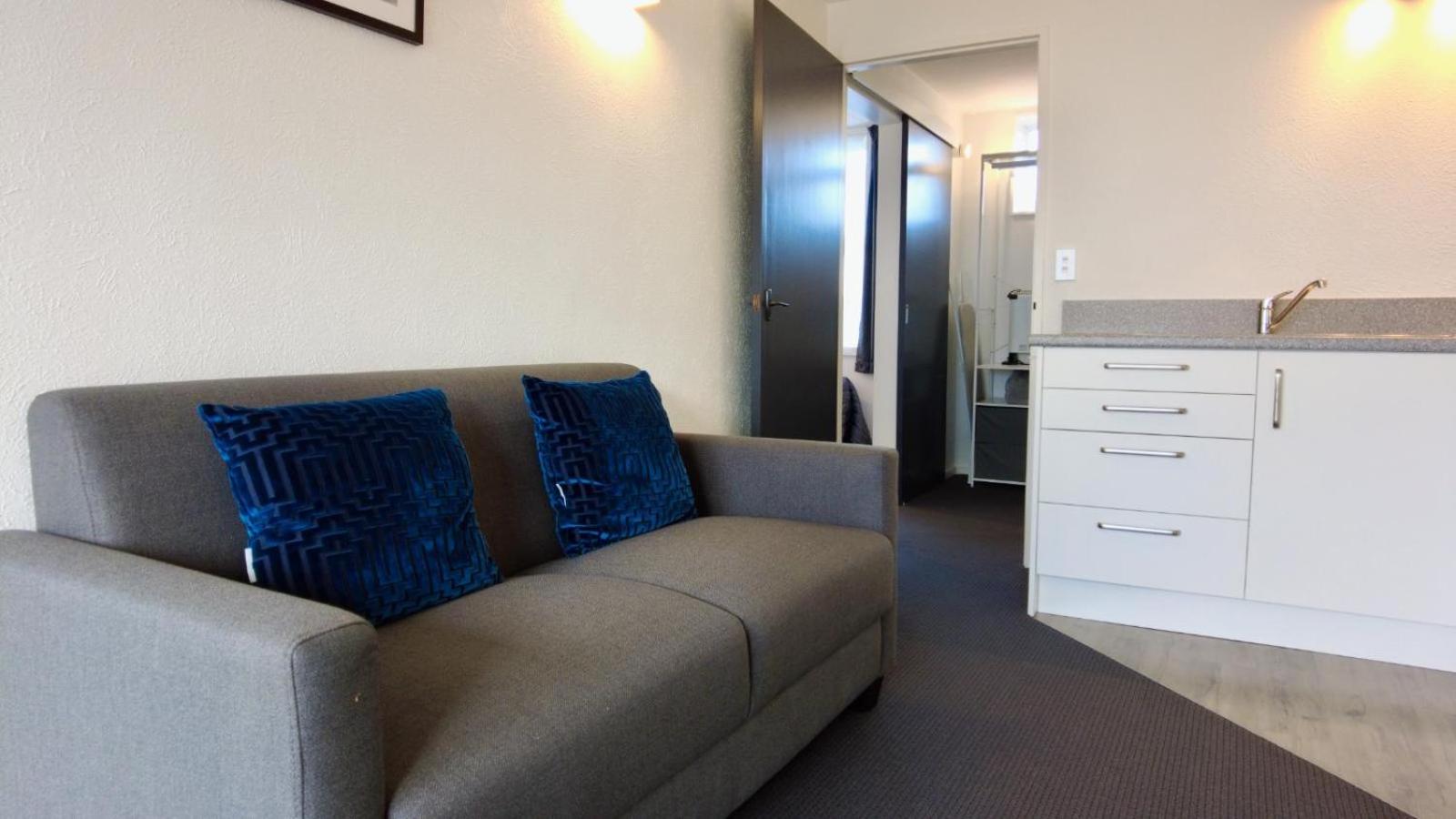 554 Moana Court Motel