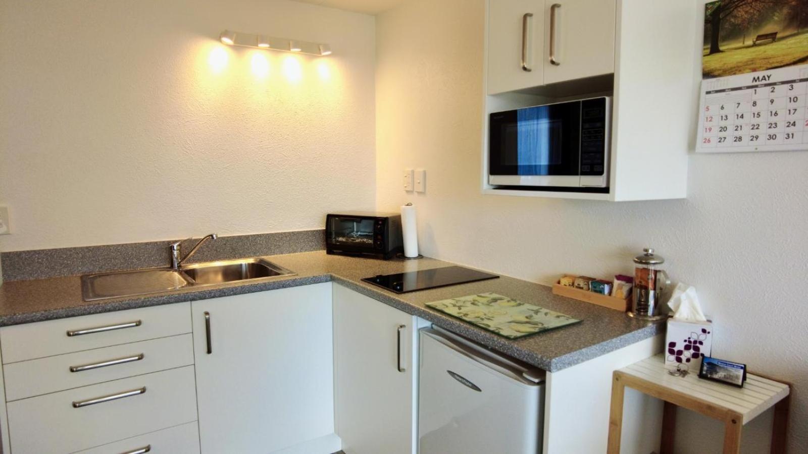554 Moana Court Motel