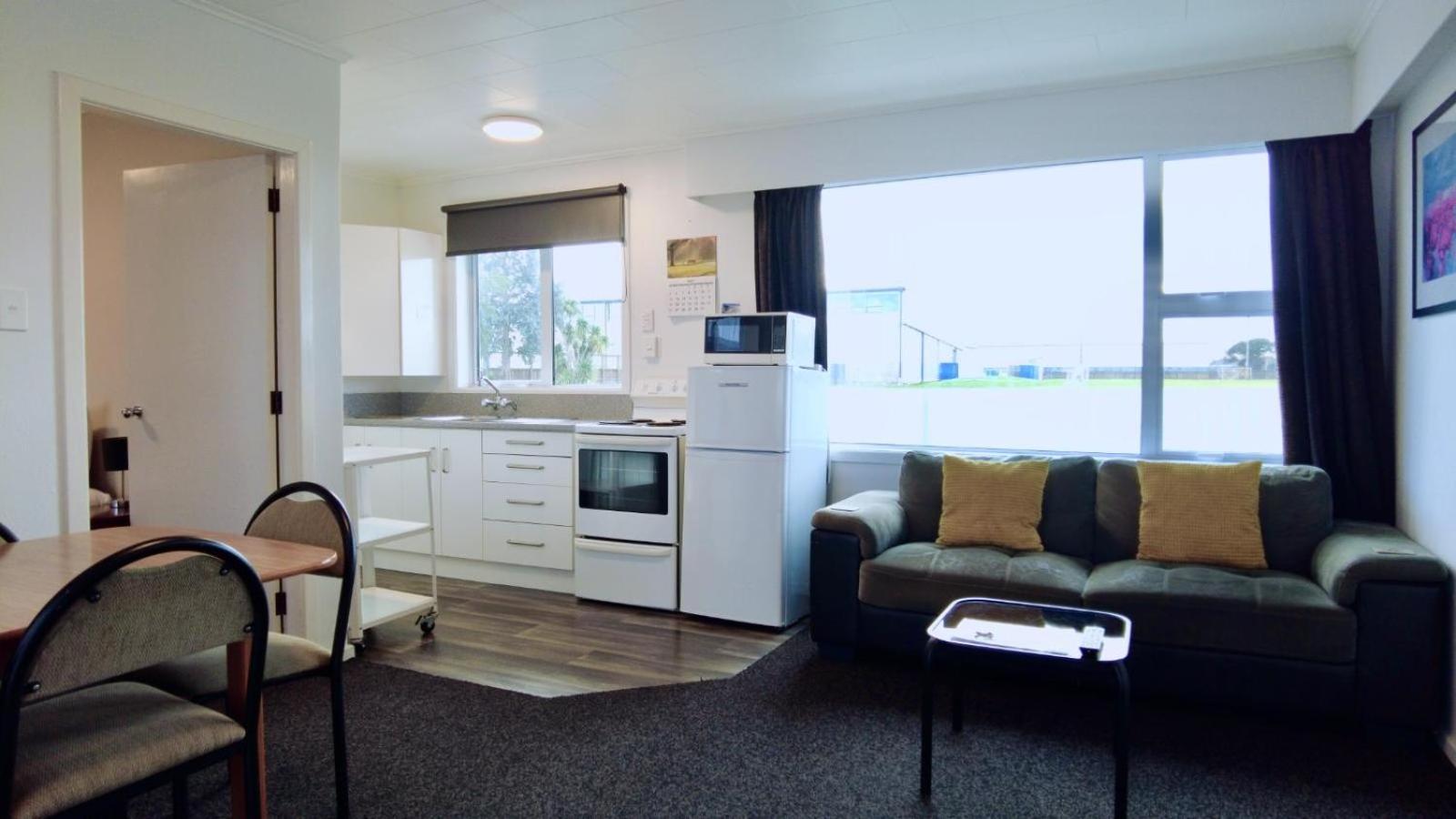 554 Moana Court Motel