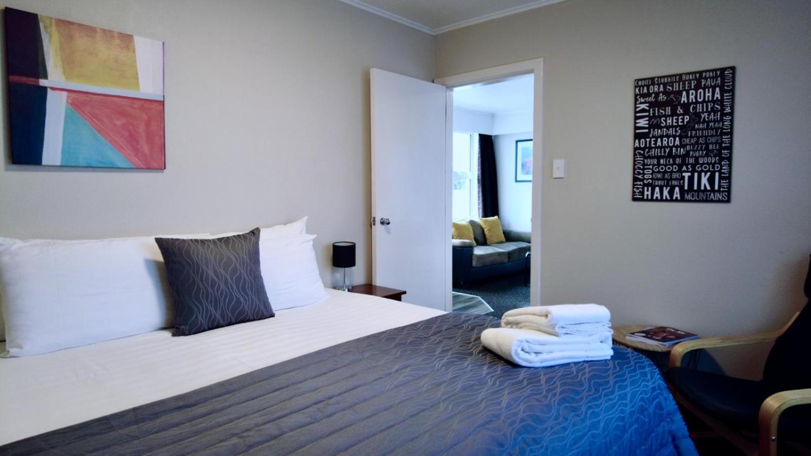 554 Moana Court Motel