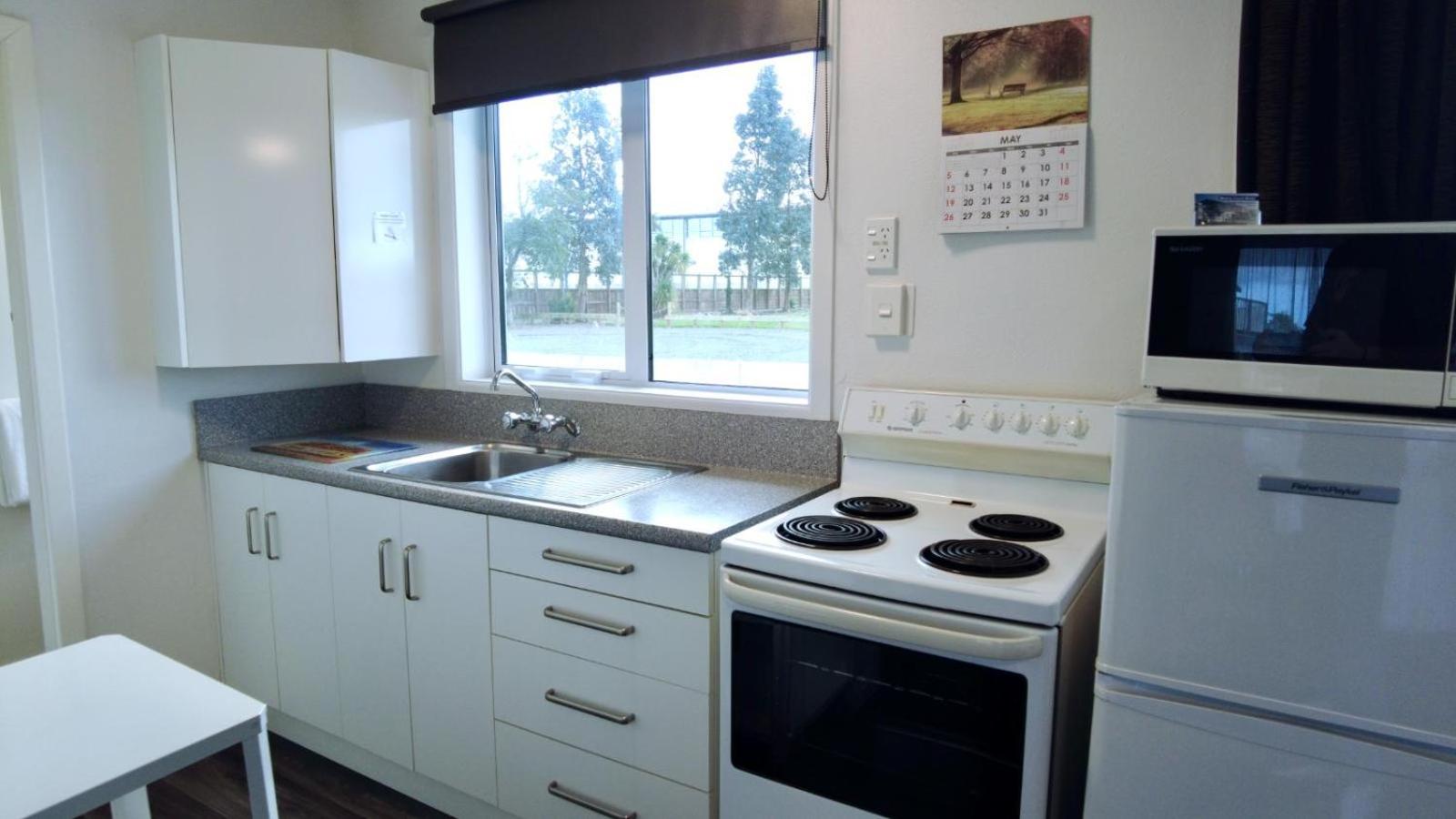 554 Moana Court Motel