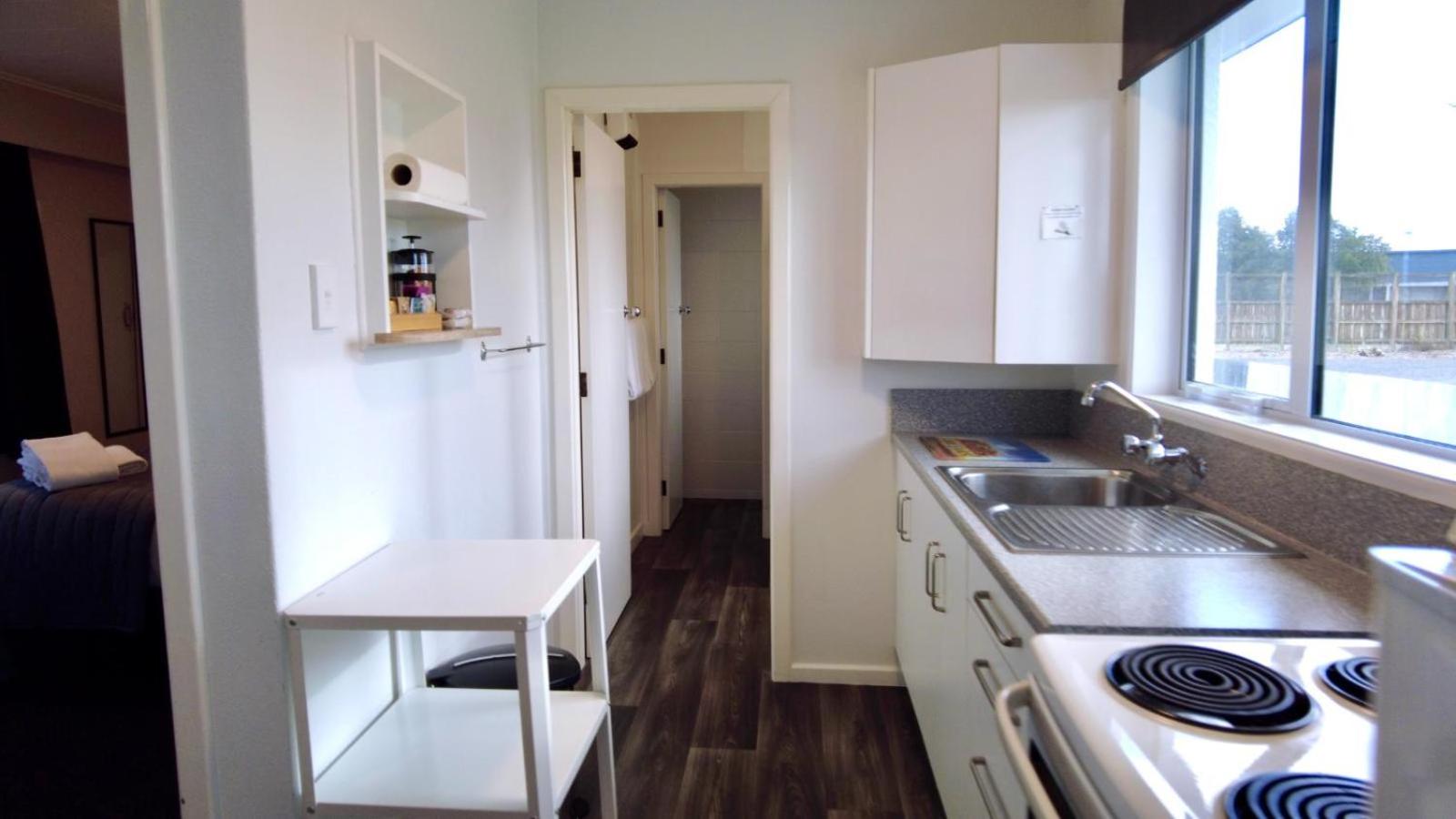 554 Moana Court Motel