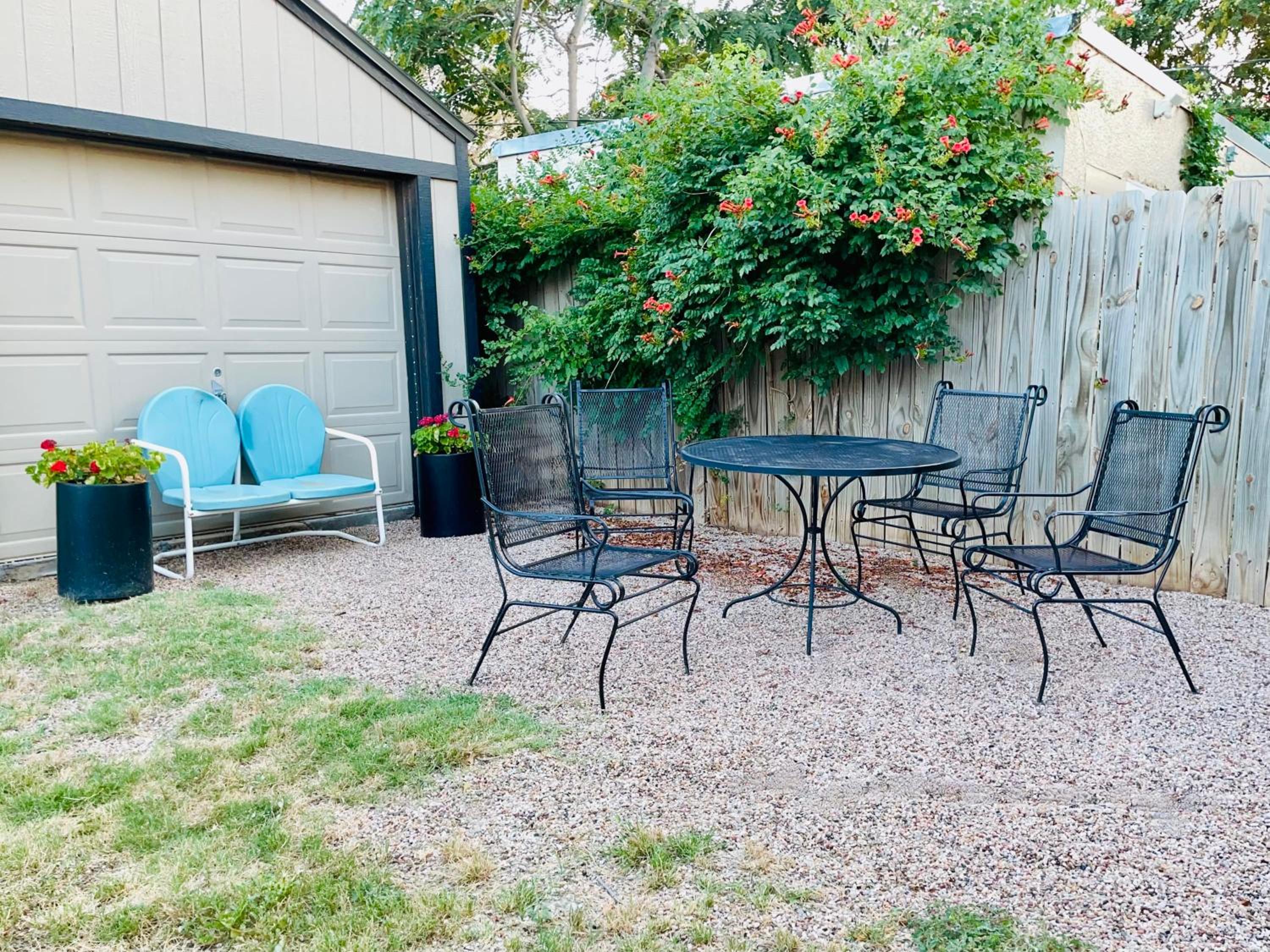 M'Homestead Cottage - 2BR 1BA - Walk to Tech view 3