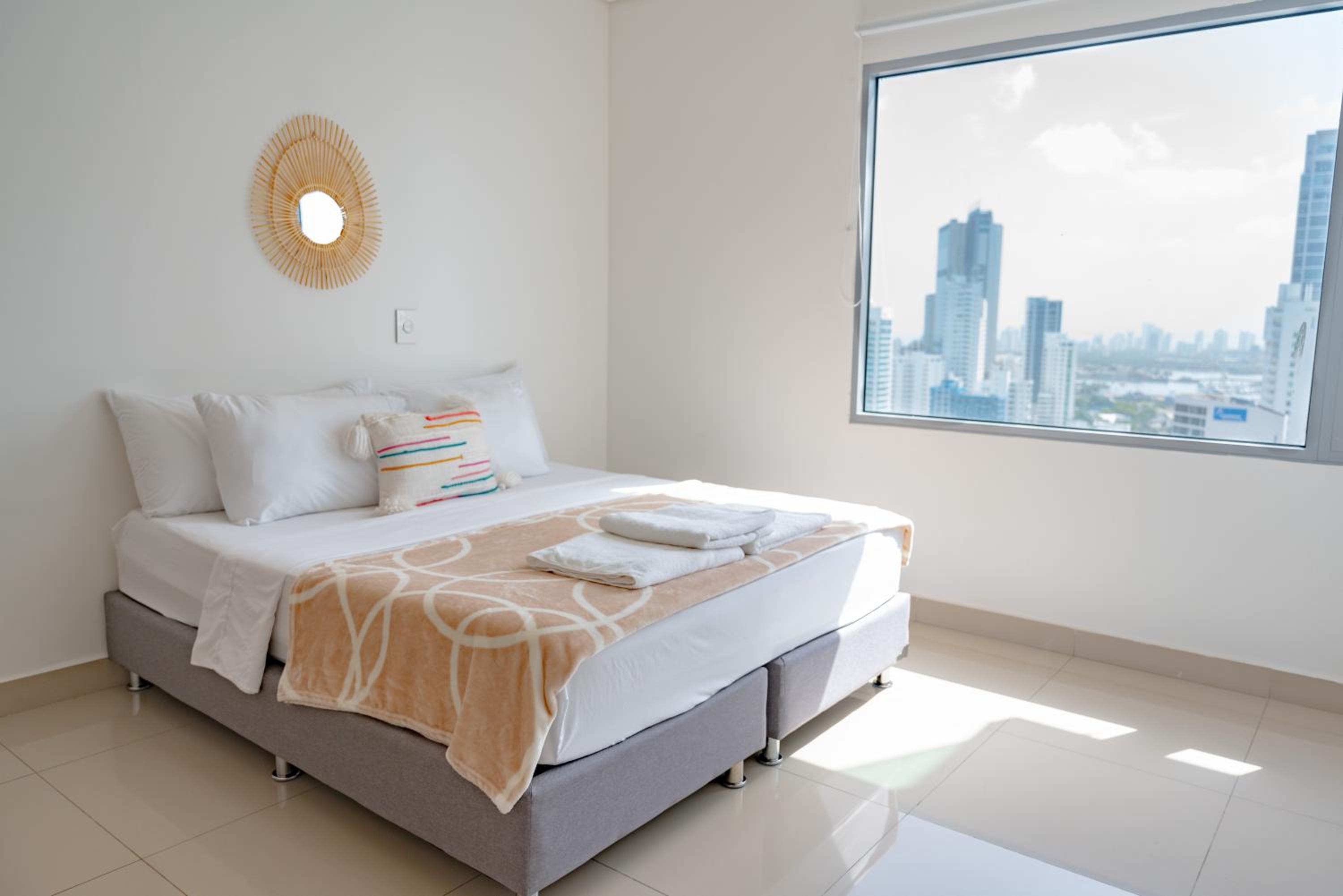 3BD Condo-Amazing View-Modern APT-Luxury Building