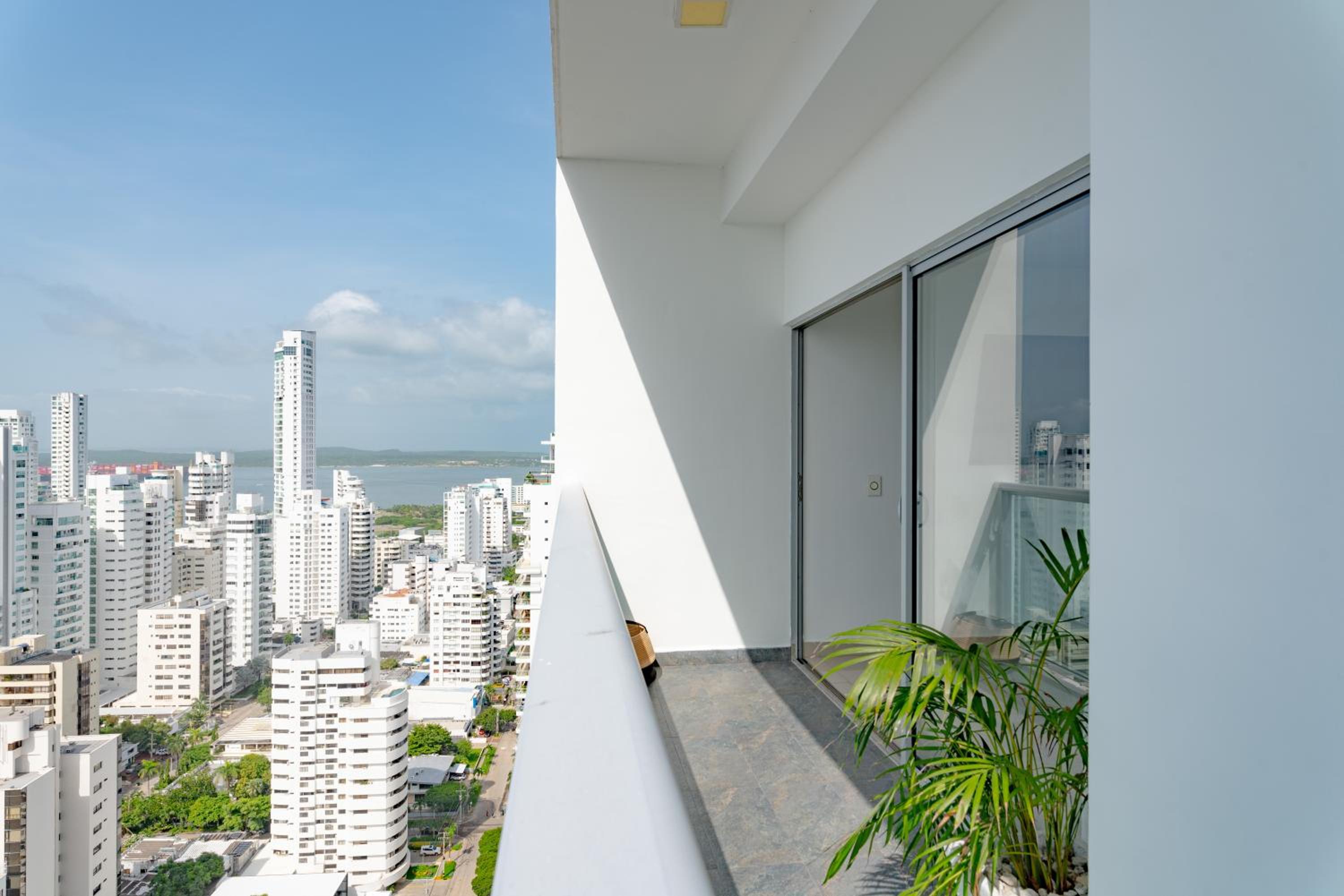 3BD Condo-Amazing View-Modern APT-Luxury Building