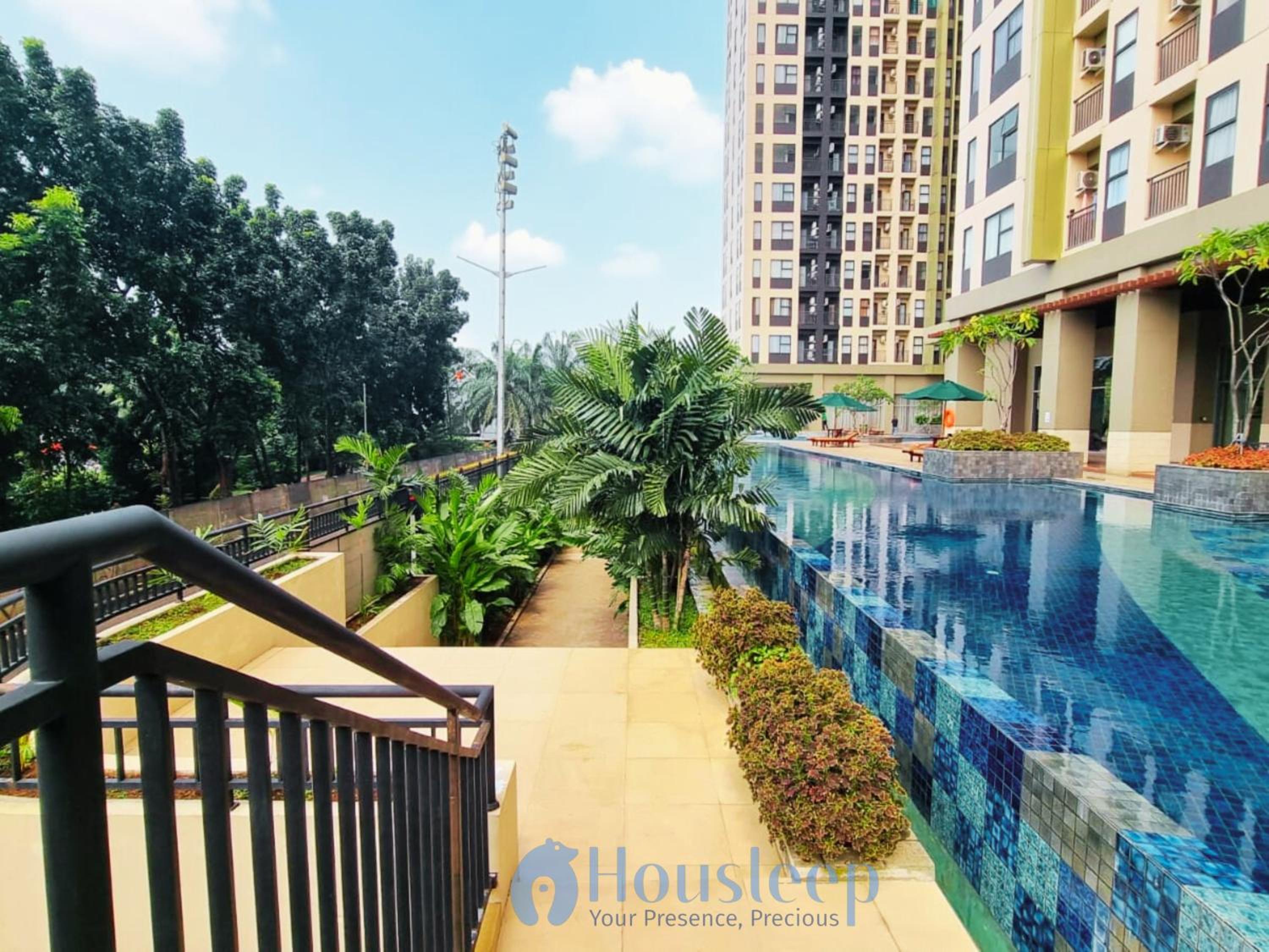 Apartemen Trans Park Cibubur by HOUSLEEP view 5
