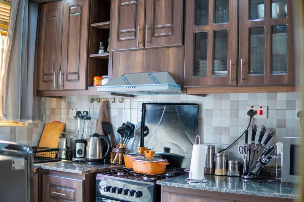 Trinity Furnished Apartment-Your Perfect Couples Getaway Buwaate