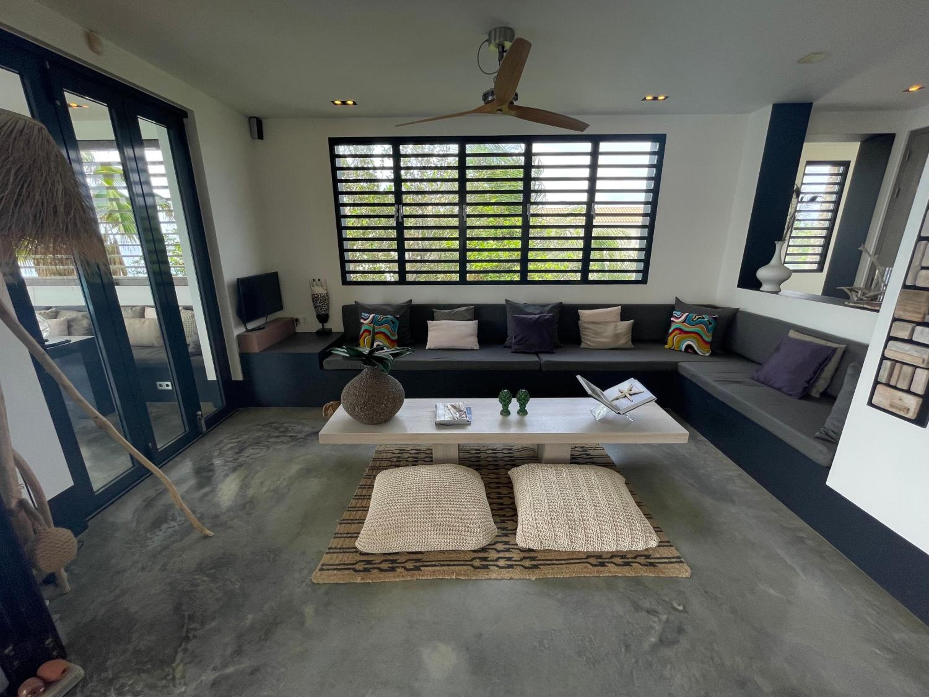 OCEANFRONT VILLA WITH ACCES CARIBBEAN Sea