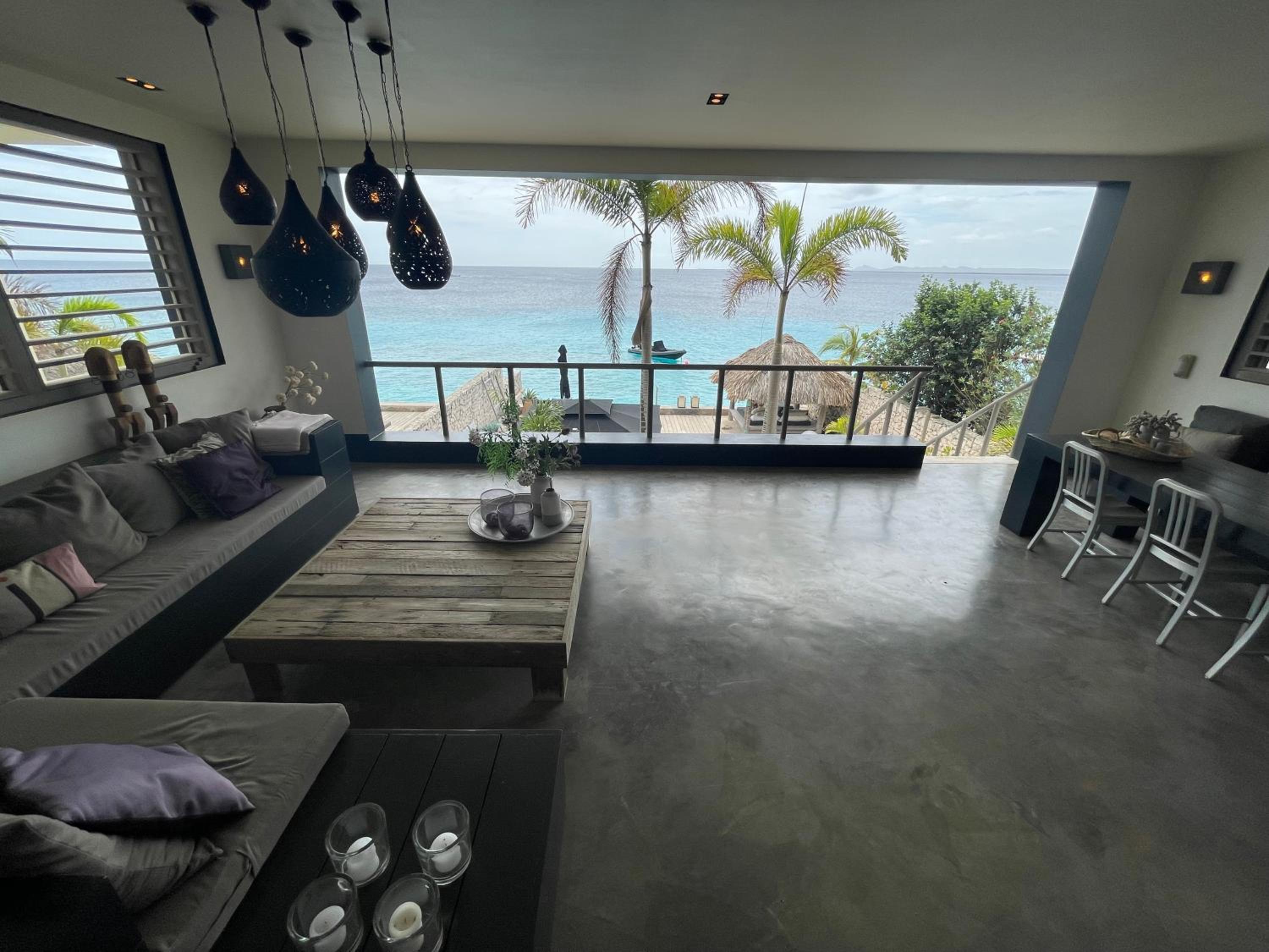 OCEANFRONT VILLA WITH ACCES CARIBBEAN Sea
