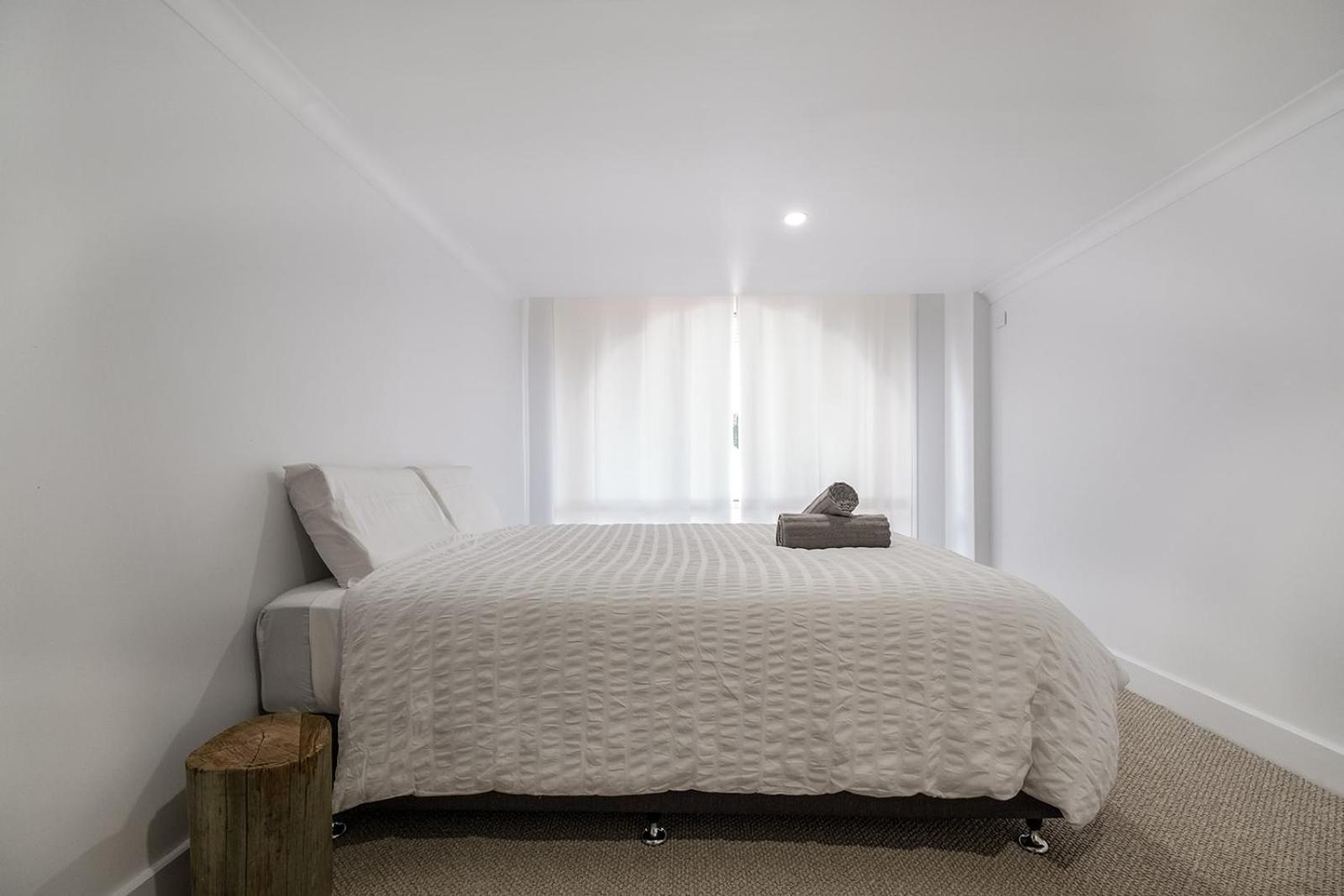 Swell Yamba, Iconic 7 Bedroom House on the Hill with Amazing Bay Views
