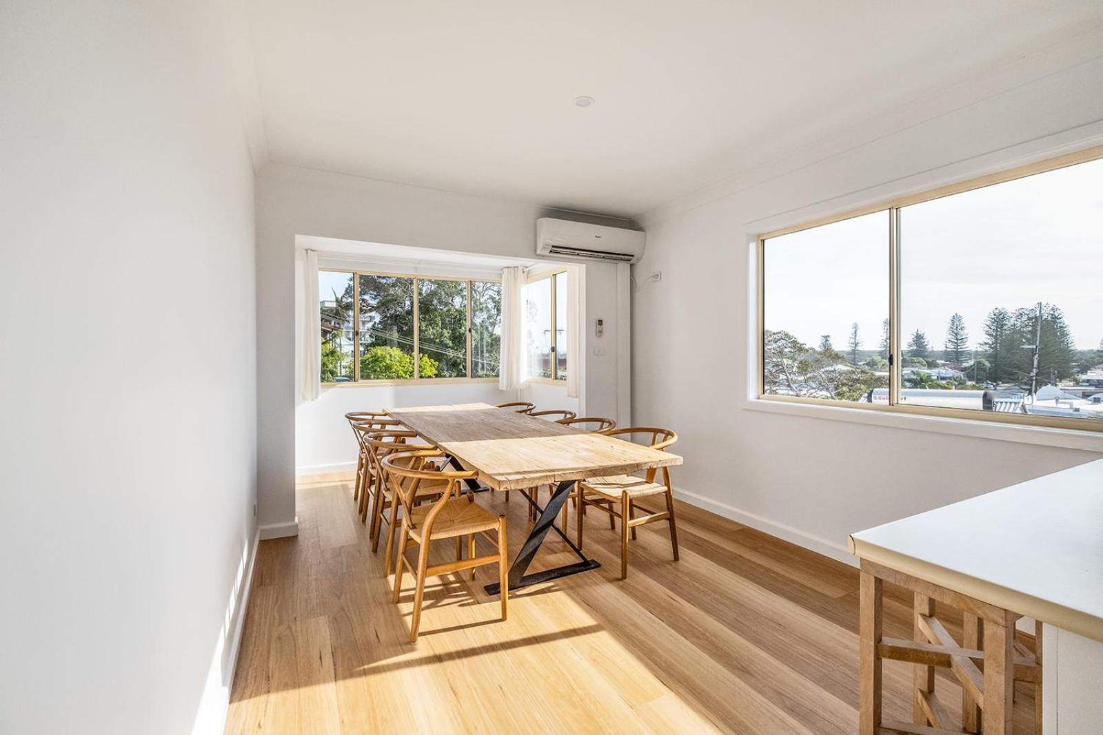 Swell Yamba, Iconic 7 Bedroom House on the Hill with Amazing Bay Views