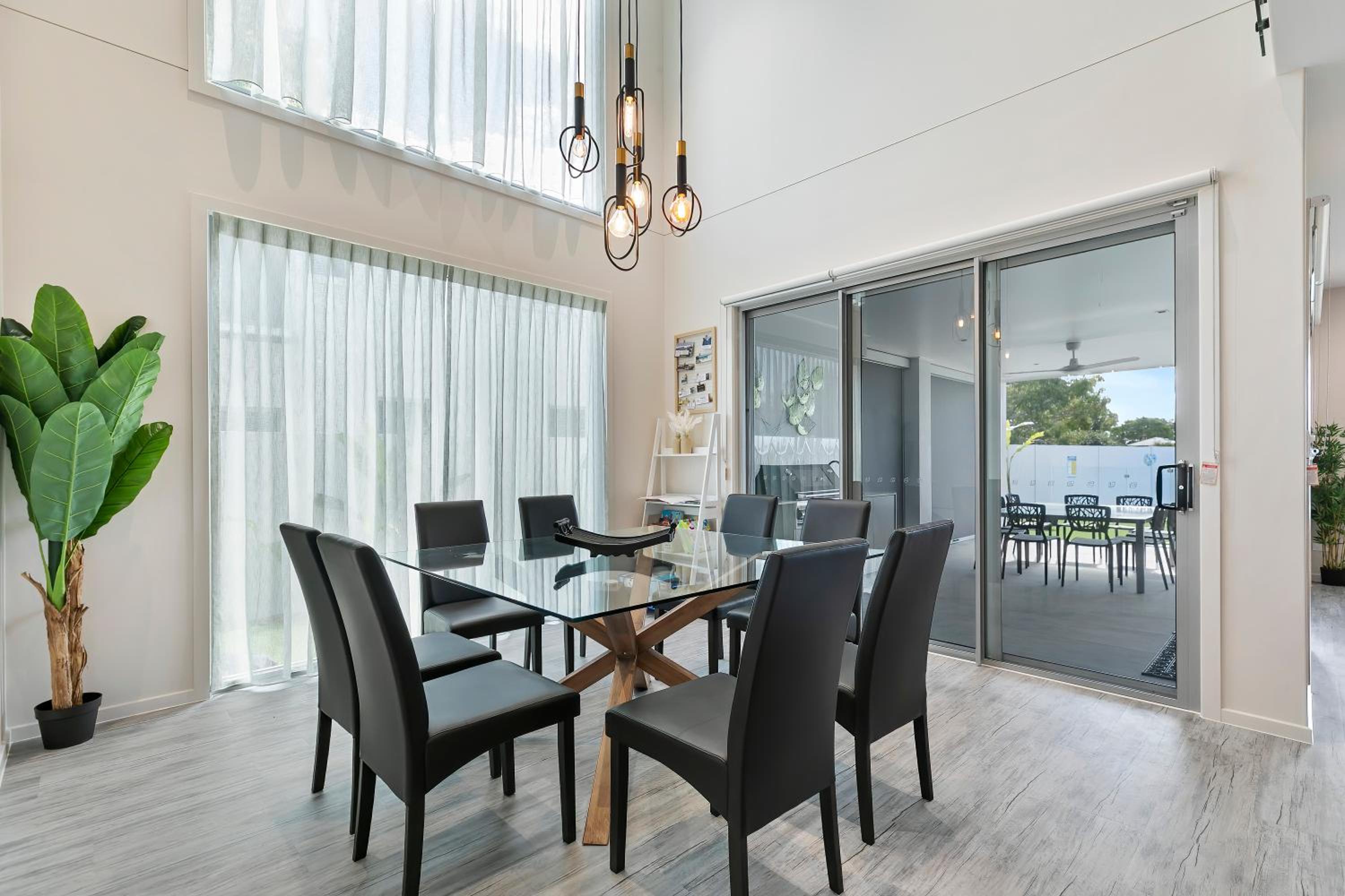 Ocean Escape - Majestic, Luxurious Canal Home
